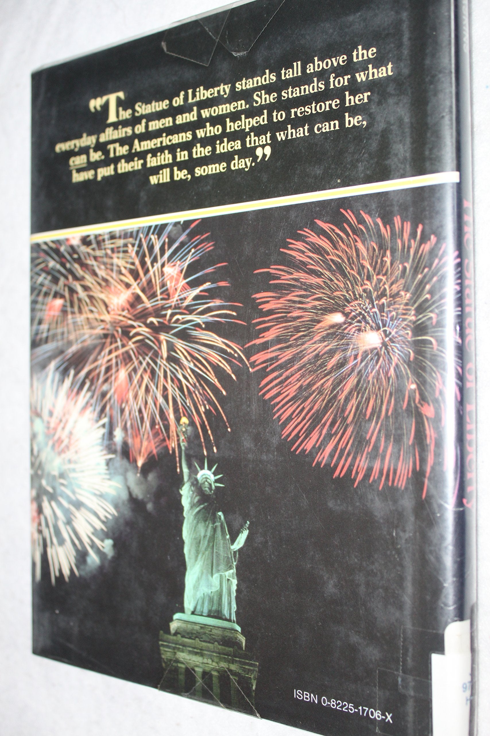 The Statue of Liberty: America's Proud Lady,Used