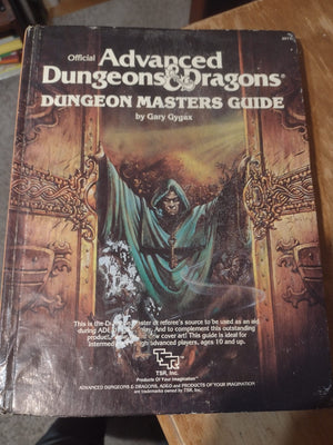 Advanced Dungeons and Dragons (Dungeon Masters Guide, No. 2011),Used
