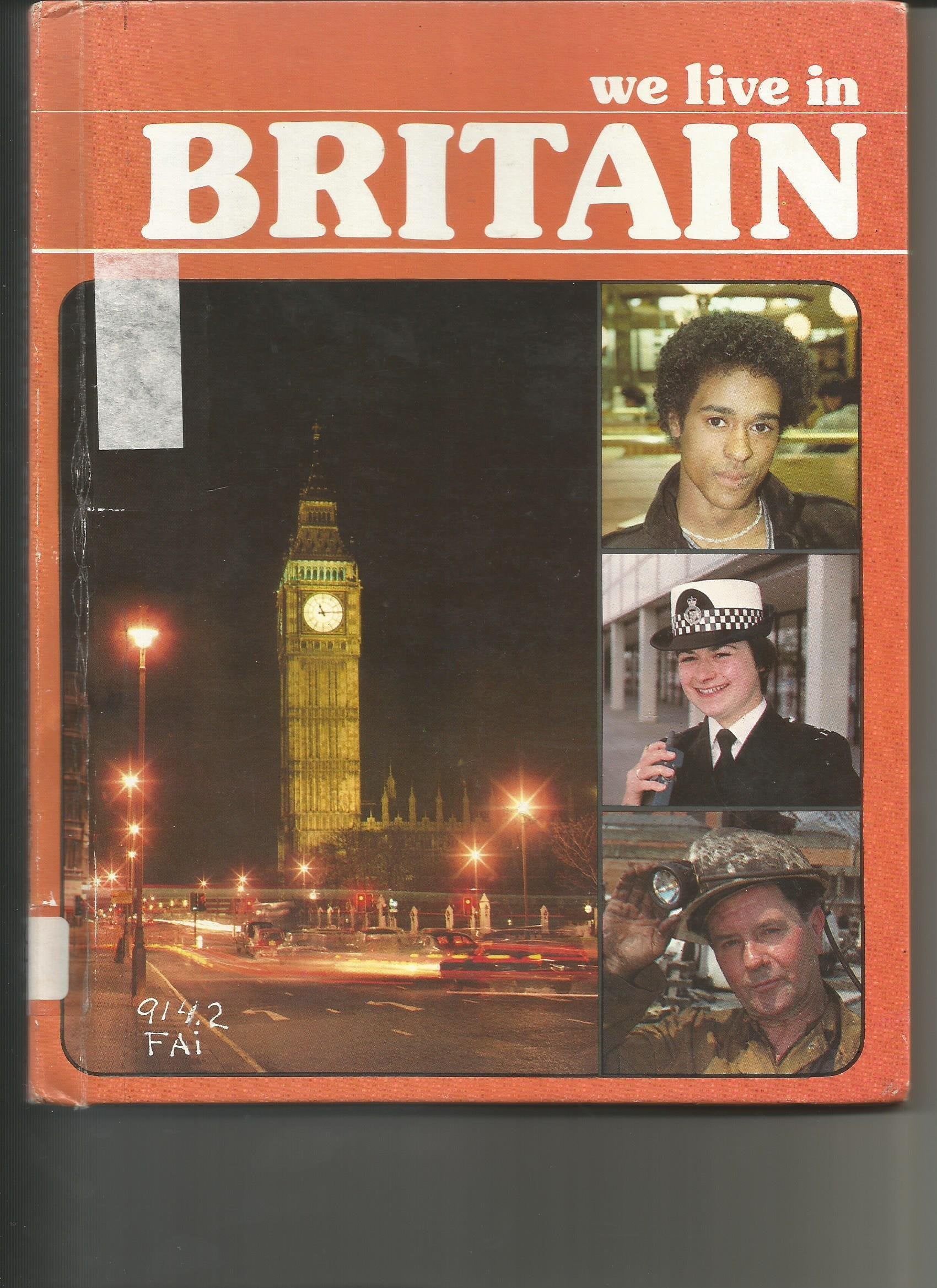 We Live in Britain (Living Here Book),Used