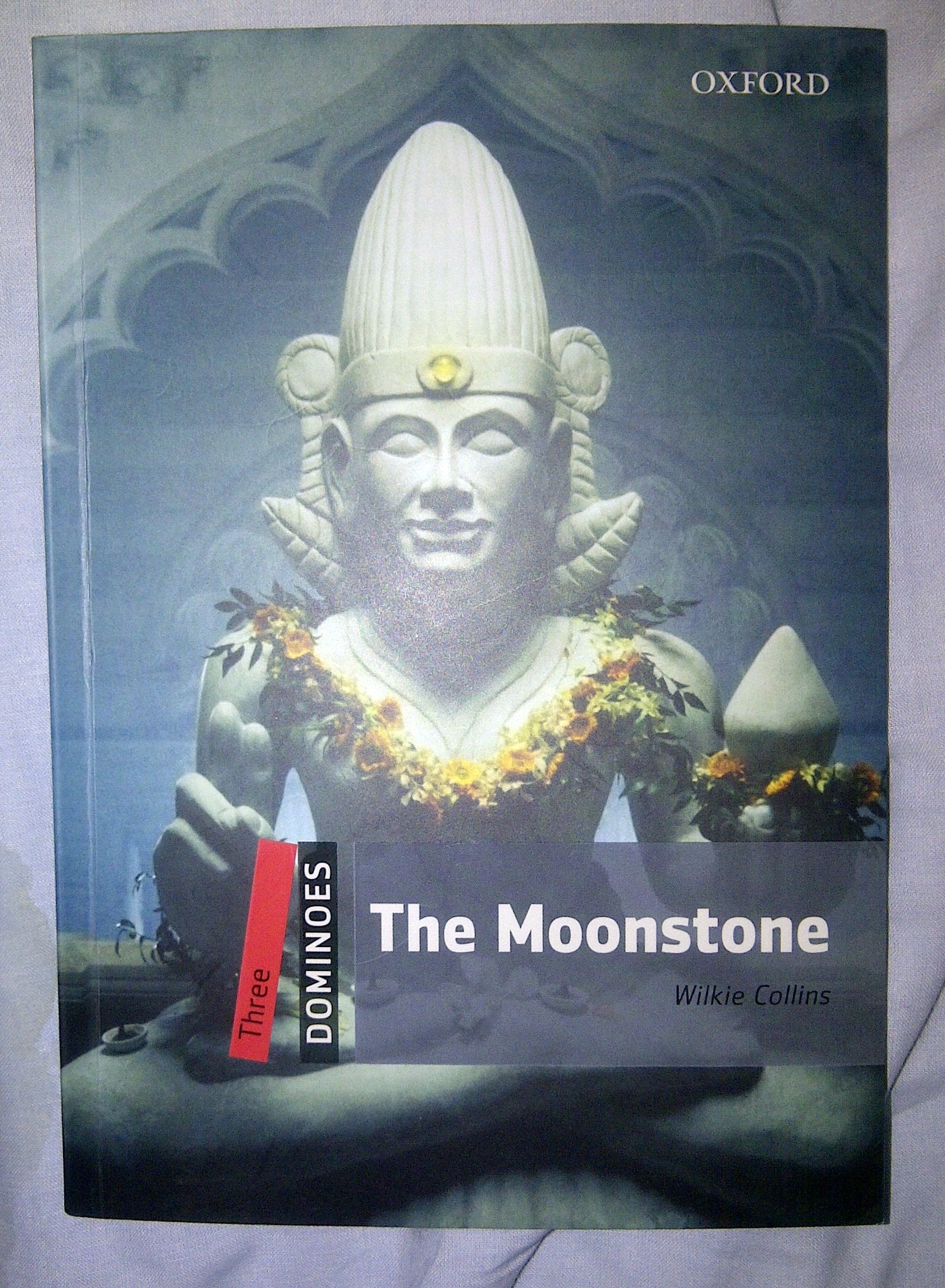 Dominoes, New Edition: Level 3: 1,000Word Vocabularythe Moonstone (Dominoes, Level Three)