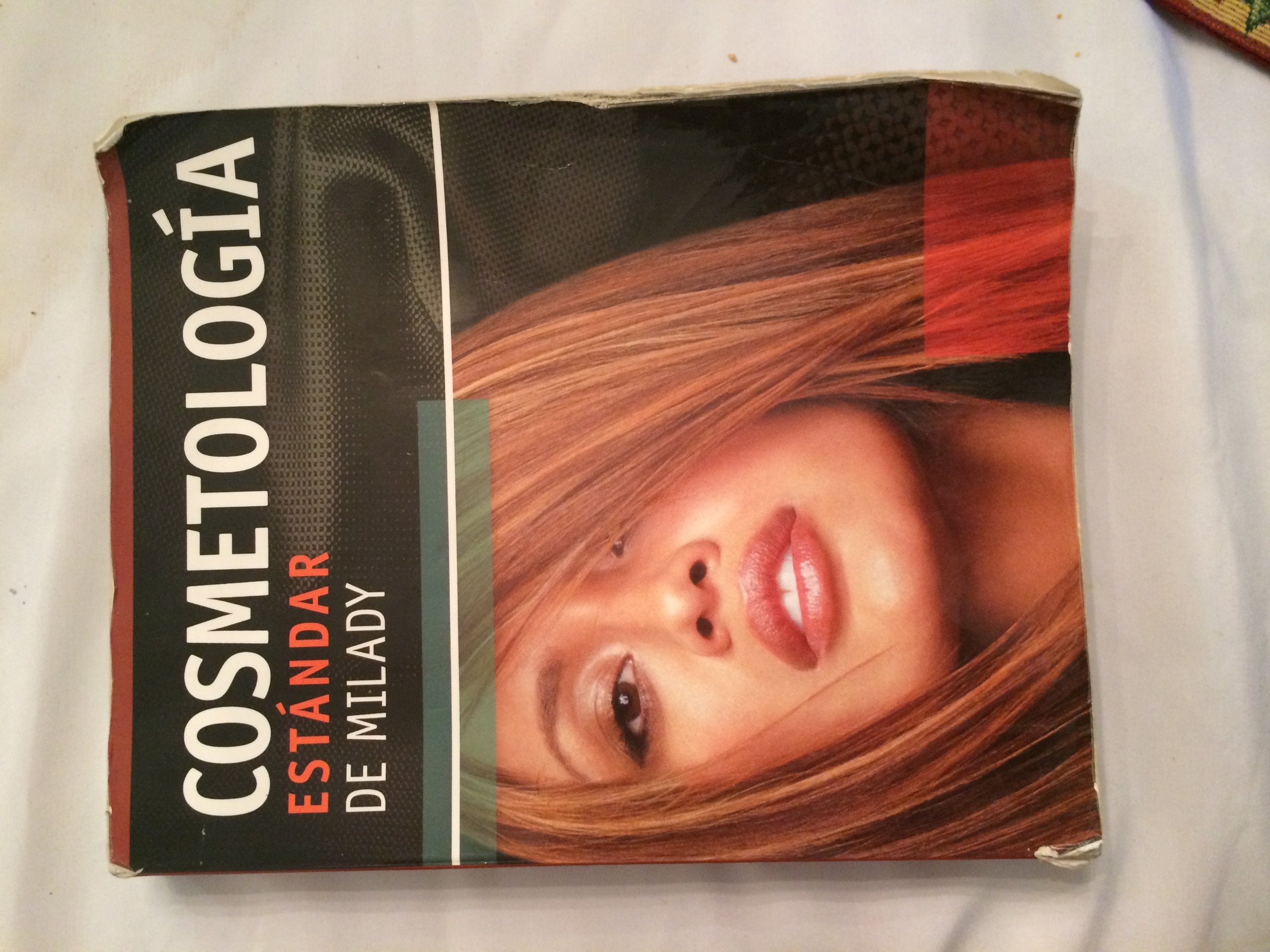 Cosmetologia Estandar Di Milady,Used