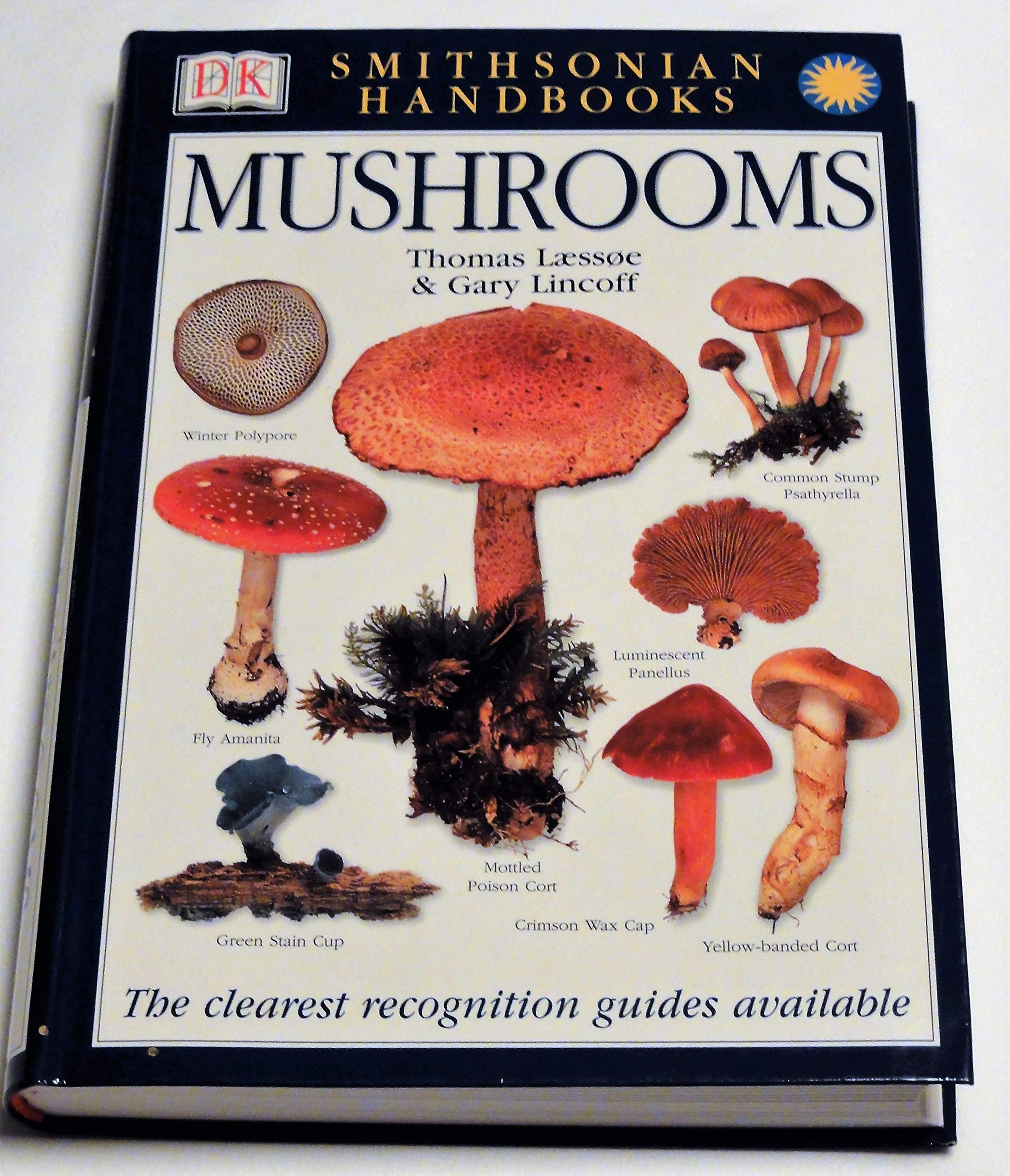 Smithsonian Handbooks: Mushrooms,New