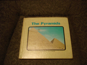 The Pyramids (Cambridge Topic Book),Used