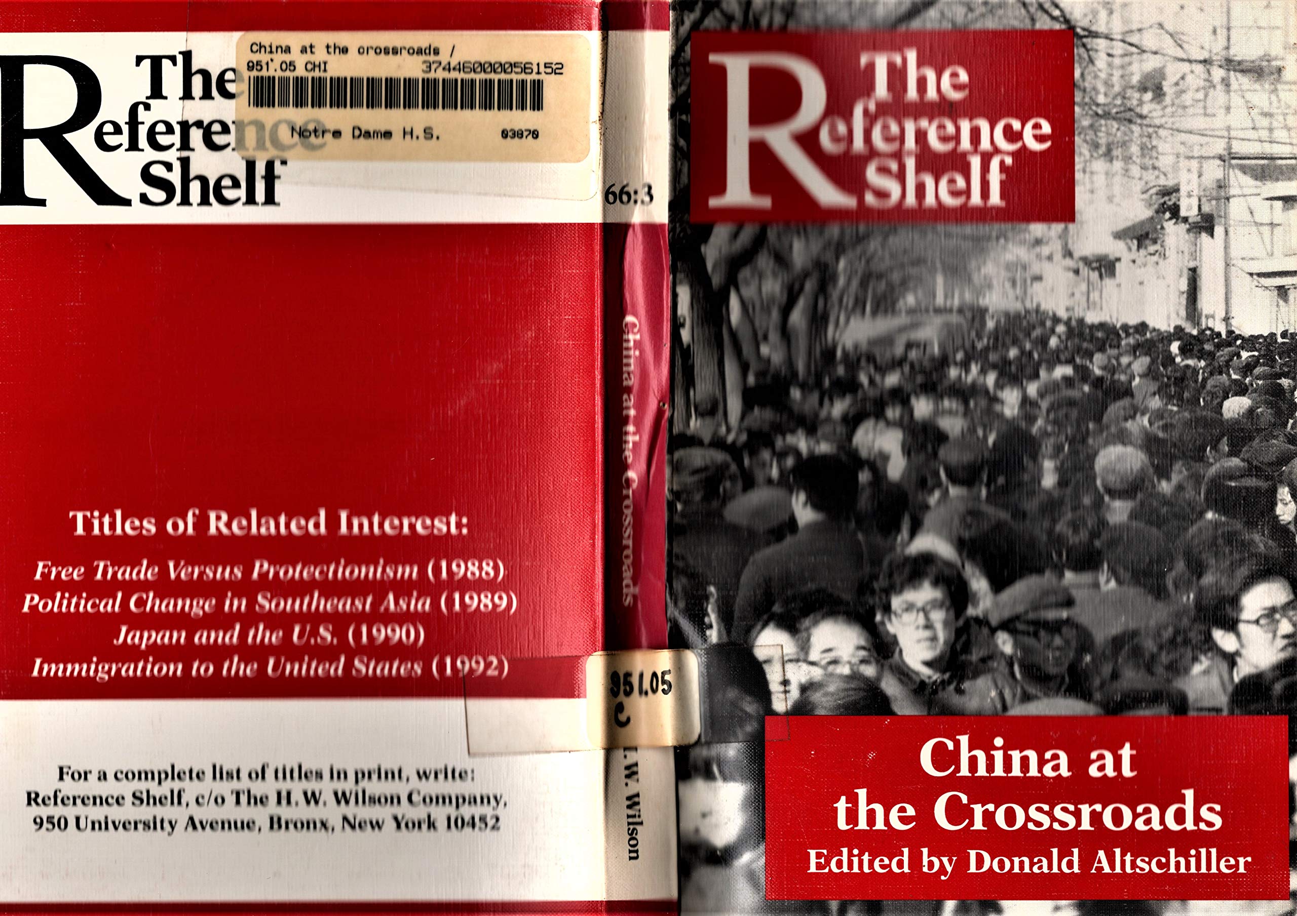 China at the Crossroads (Reference Shelf, Vol 66, No 3),Used
