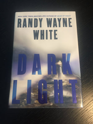 Dark Light (Doc Ford Novels)-used