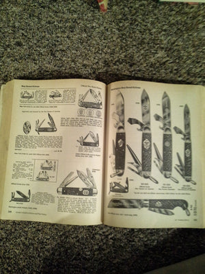 Levine s guide to knives and their values (Levine s Guide to Knives & Their Values)
