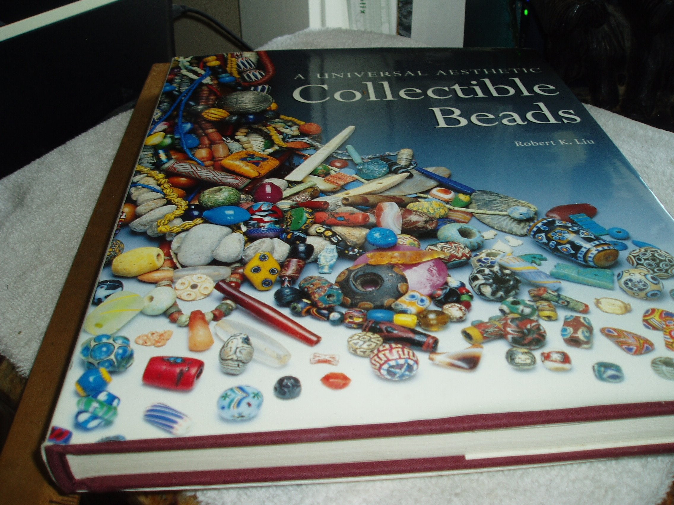 Collectible Beads: A Universal Aesthetic (Beadwork Books),Used