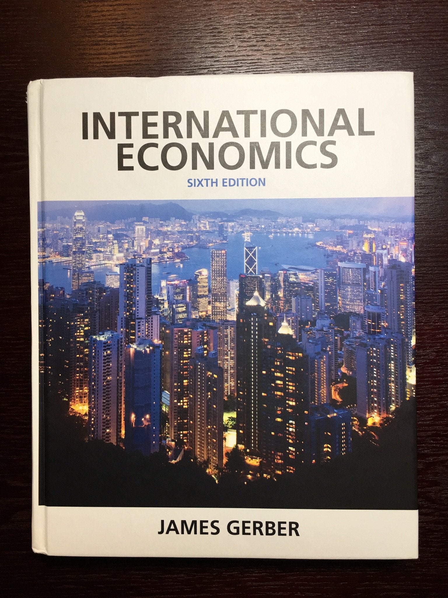 International Economics (6th Edition) (Pearson Economics),New
