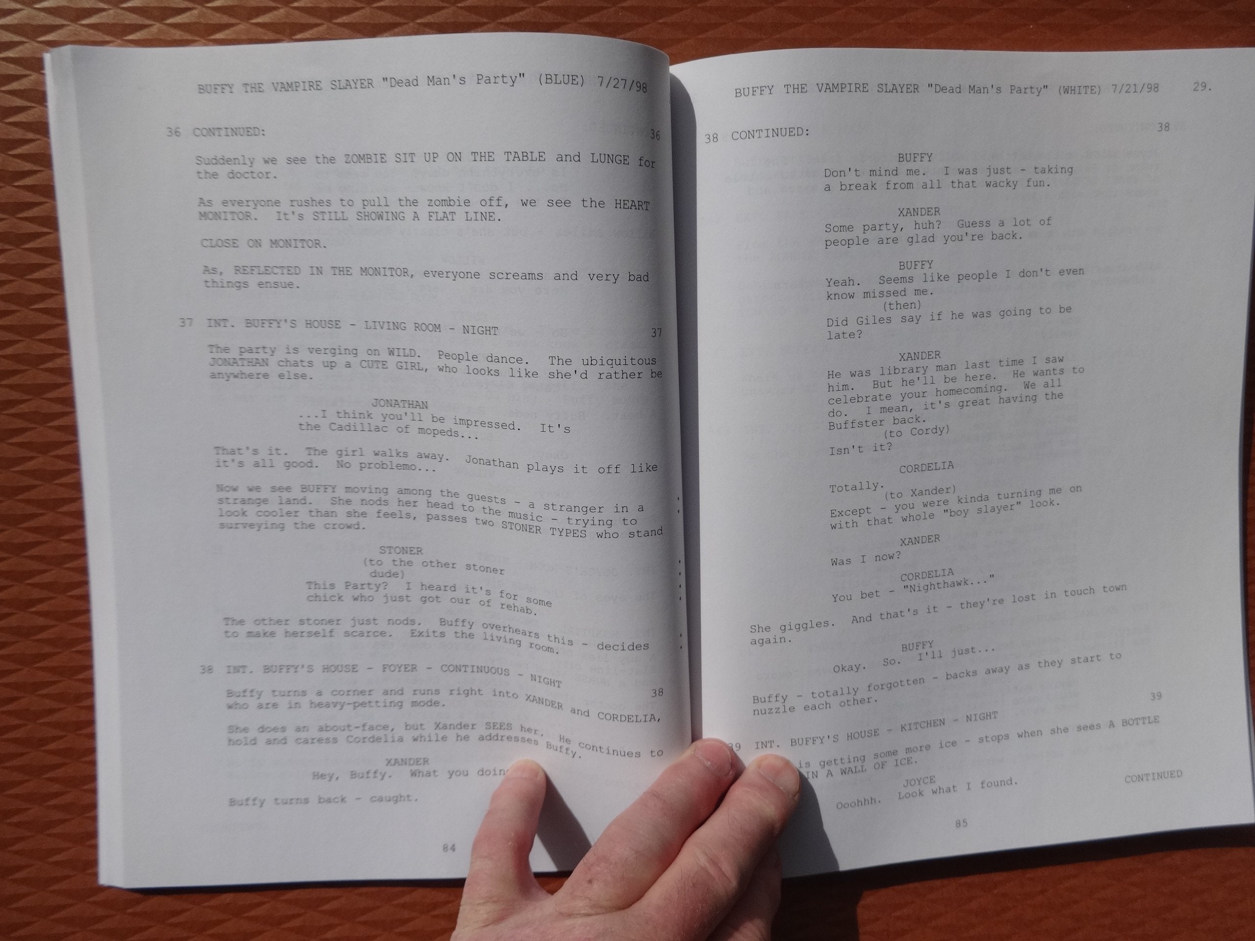 Buffy the Vampire Slayer: The Script Book, Season Three, Volume 1,New