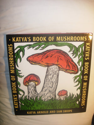 Katya's Book of Mushrooms,Used