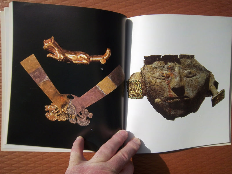 Gold for the gods: A catalogue to an exhibition of preInca and Inca gold and artifacts from Peru,Used