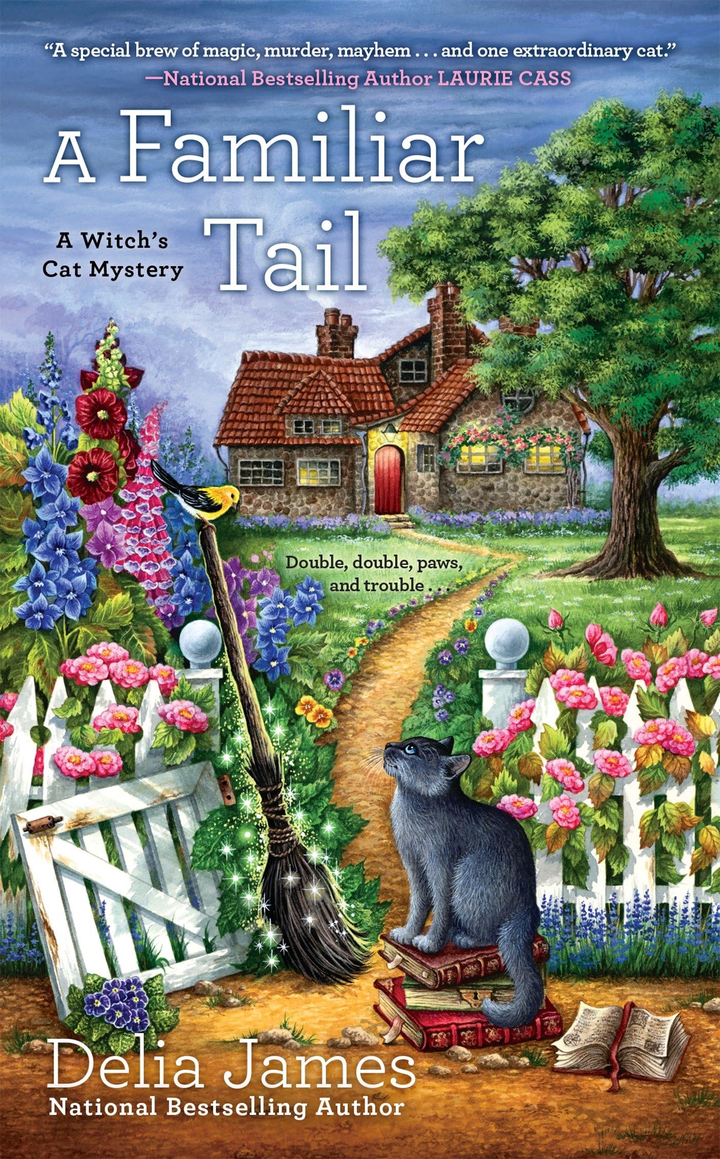 A Familiar Tail (A Witch's Cat Mystery),Used