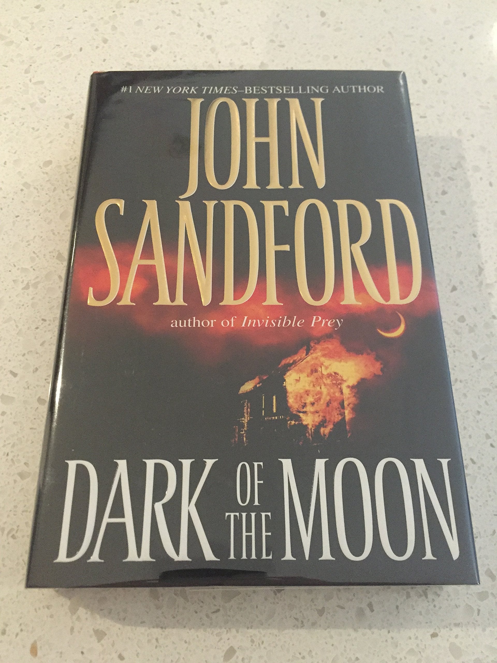 Dark of the Moon (A Virgil Flowers Novel),Used