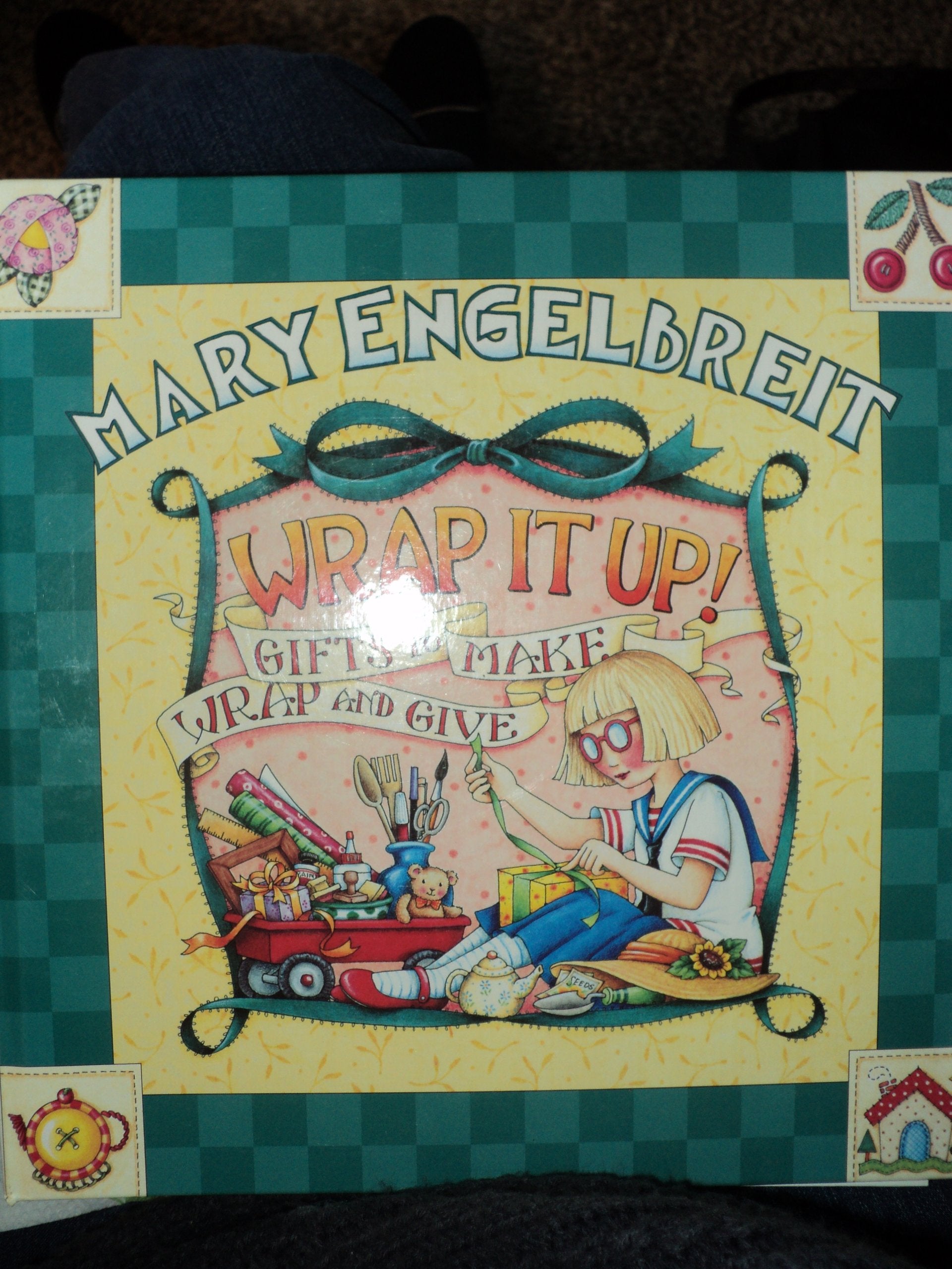 Mary Engelbreit Wrap It Up Gifts to Make Wrap and Give,Used