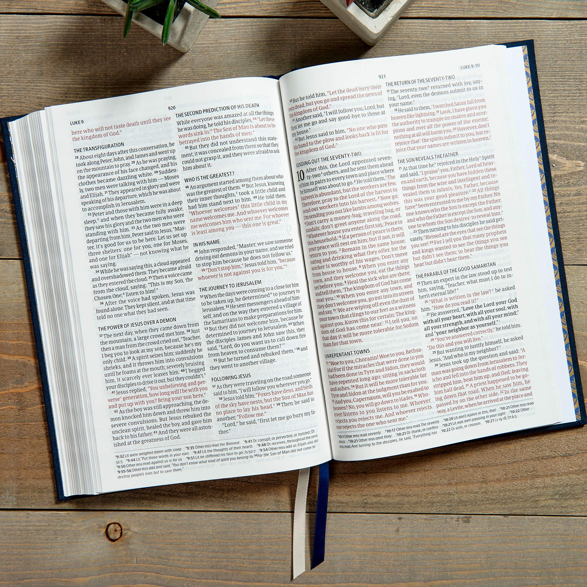 CSB Ultrathin Bible, Navy Cloth Over Board,Used