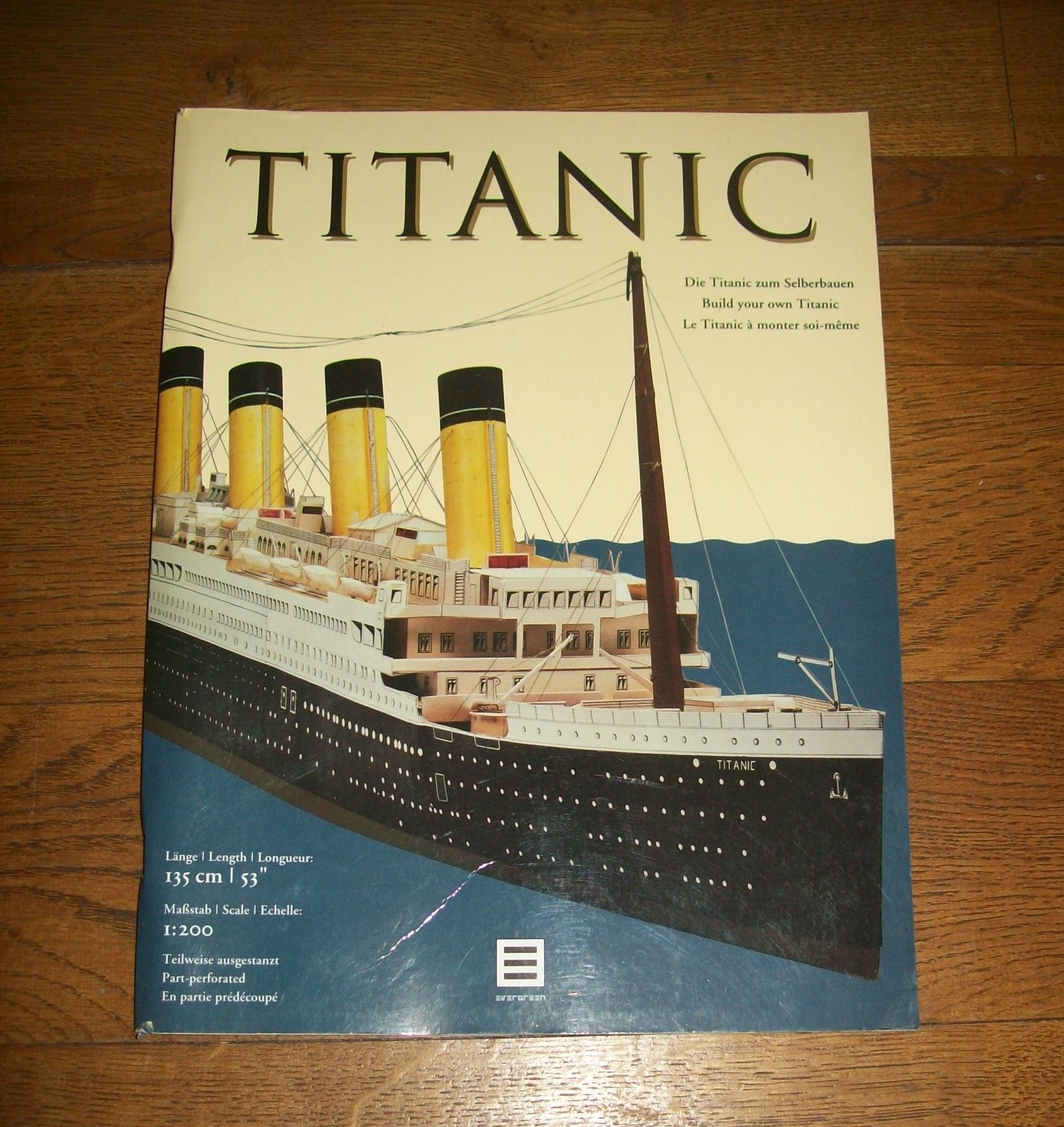 Titanic: The Complete Guide to Building the Titanic,Used