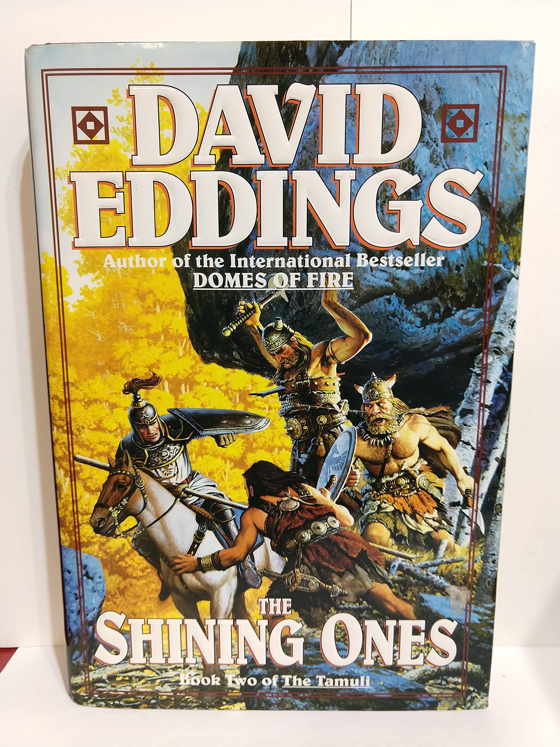 The Shining Ones (Tamuli, Book 2)-new,New