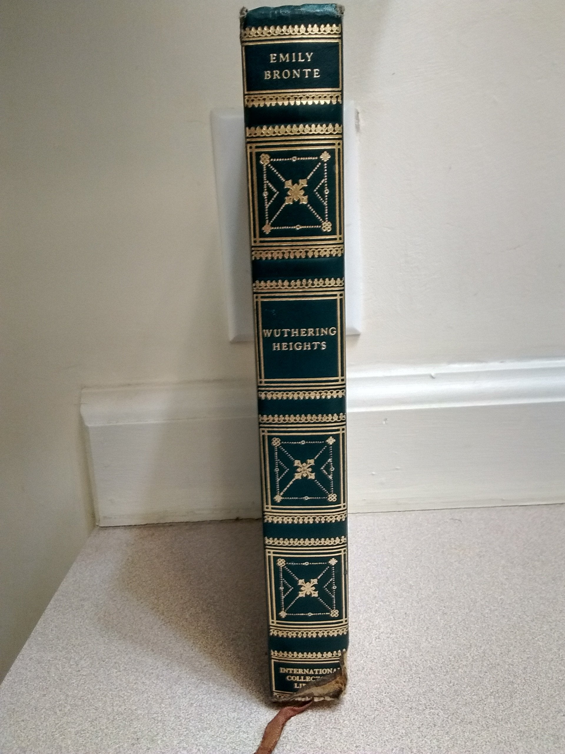 Twentieth Century Interpretations of Wuthering Heights: A Collection of Critical Essays