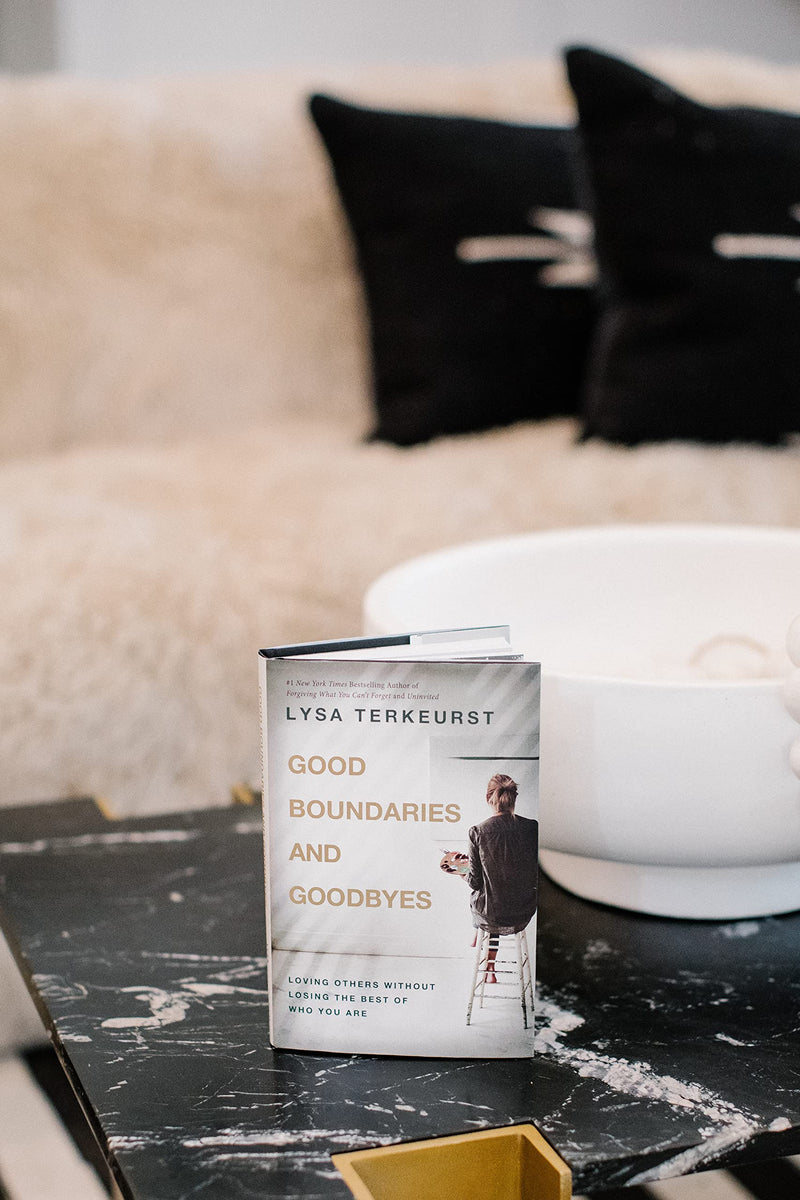Good Boundaries and Goodbyes: Loving Others Without Losing the Best of Who You Are,Used