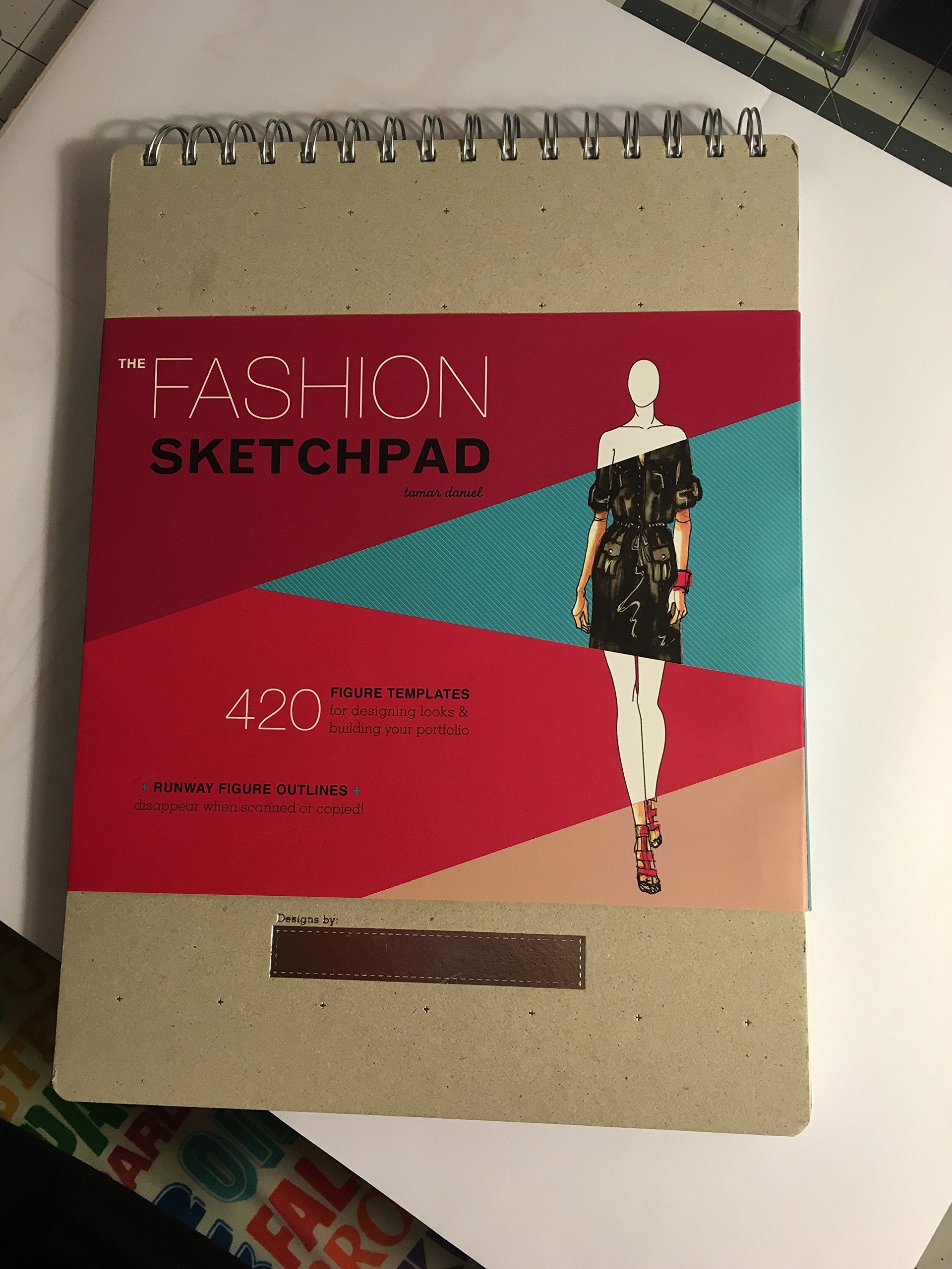 The Fashion Sketchpad: 420 Figure Templates for Designing Looks and Building Your Portfolio (Drawing Books, Fashion Books, Fashi,New