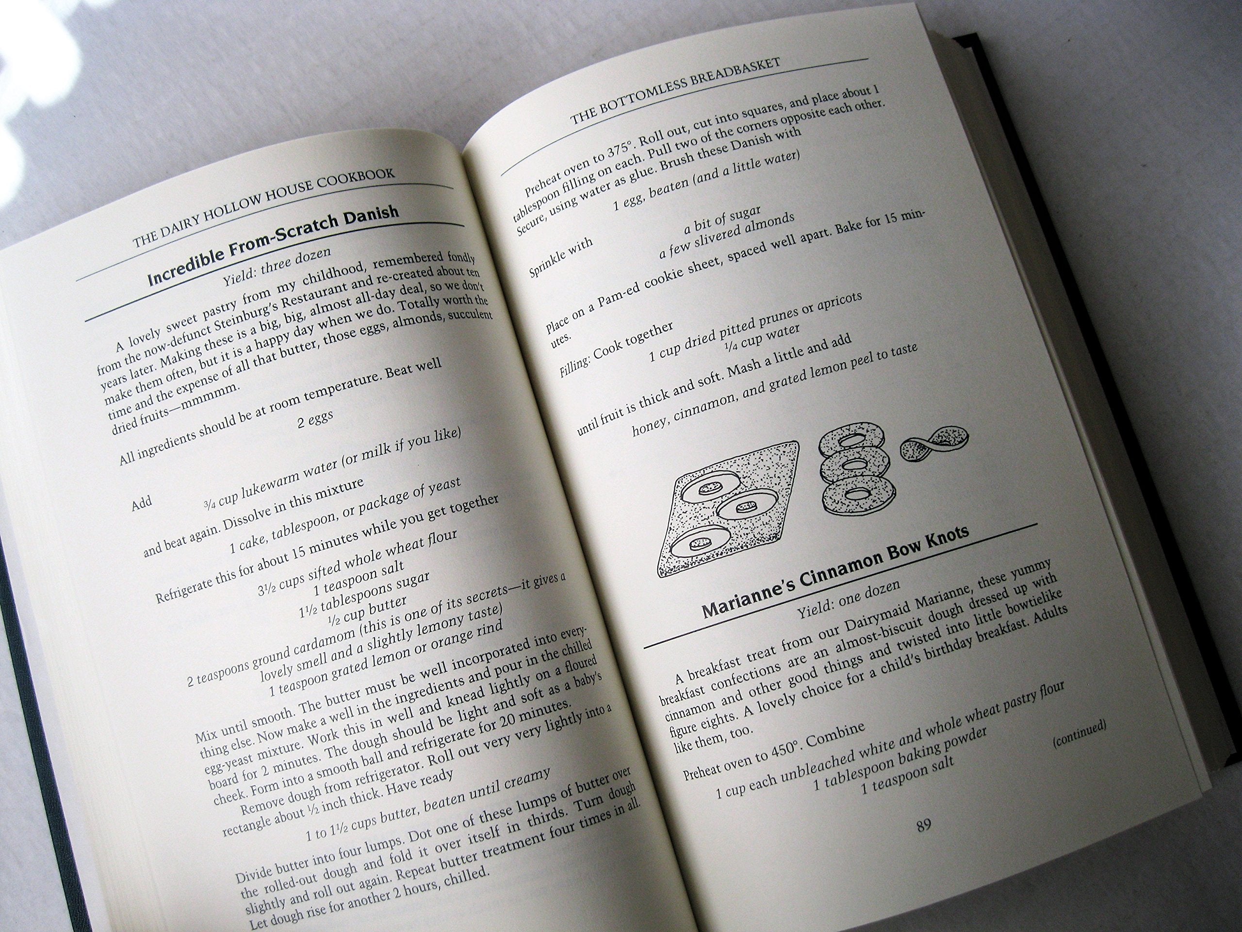 The Dairy Hollow House Cookbook: Over 400 Delectable Recipes From America'S Famed Ozark Inn,Used