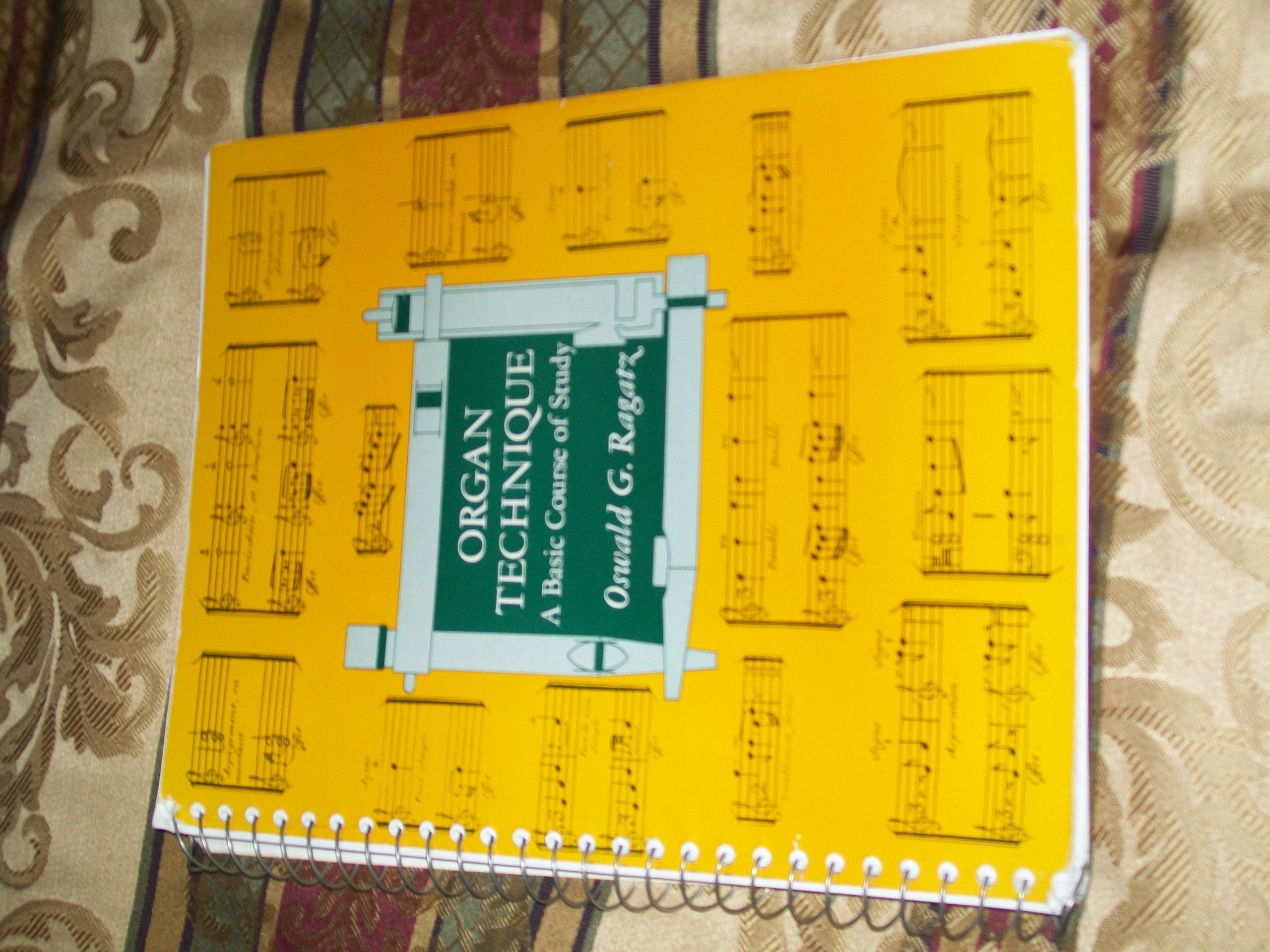 Organ Technique: A Basic Course of Study,Used