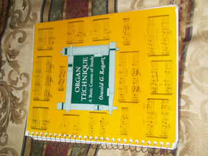 Organ Technique: A Basic Course of Study,Used