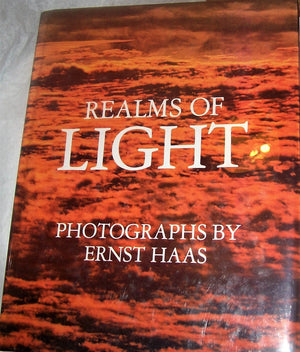 Realms of Light: Selections of Poetry Through the Ages,Used