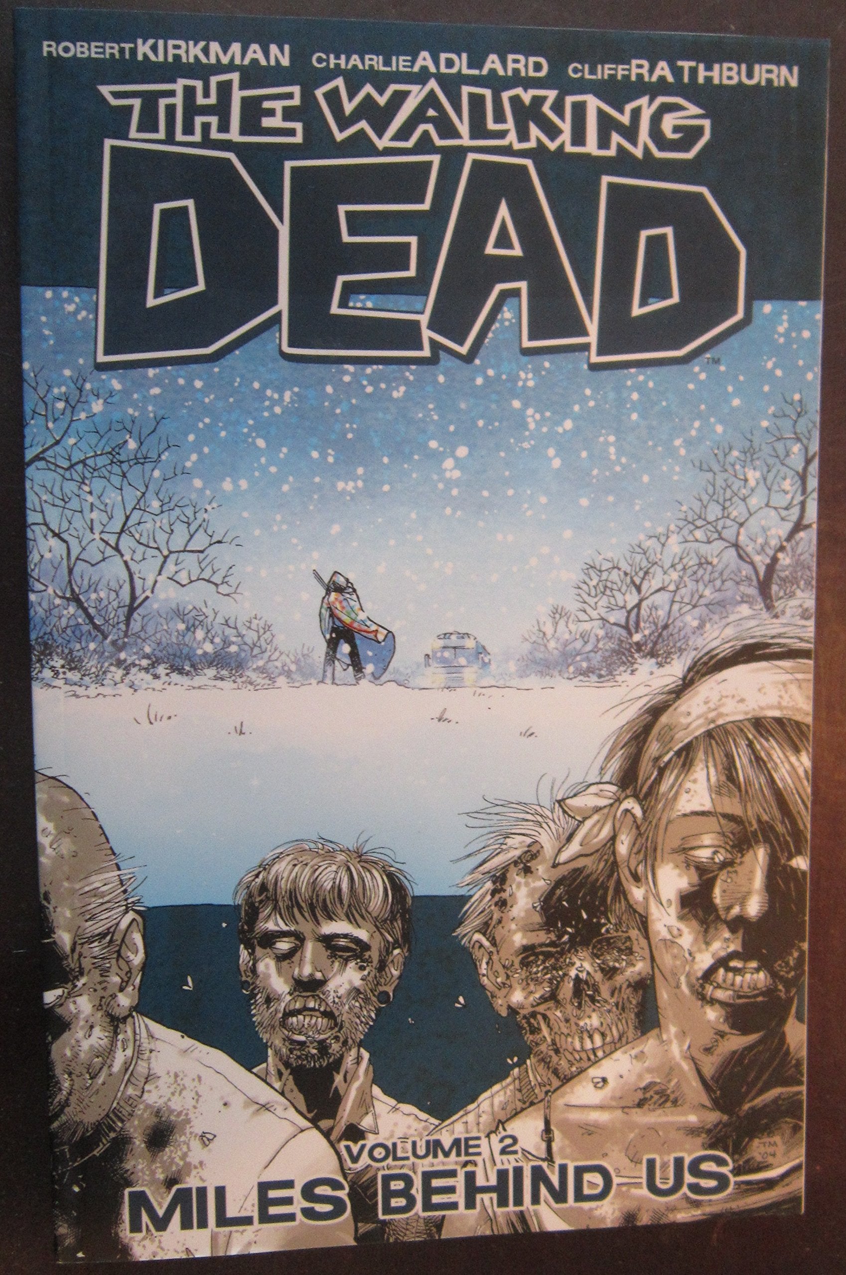 The Walking Dead, Vol. 2: Miles Behind Us,Used