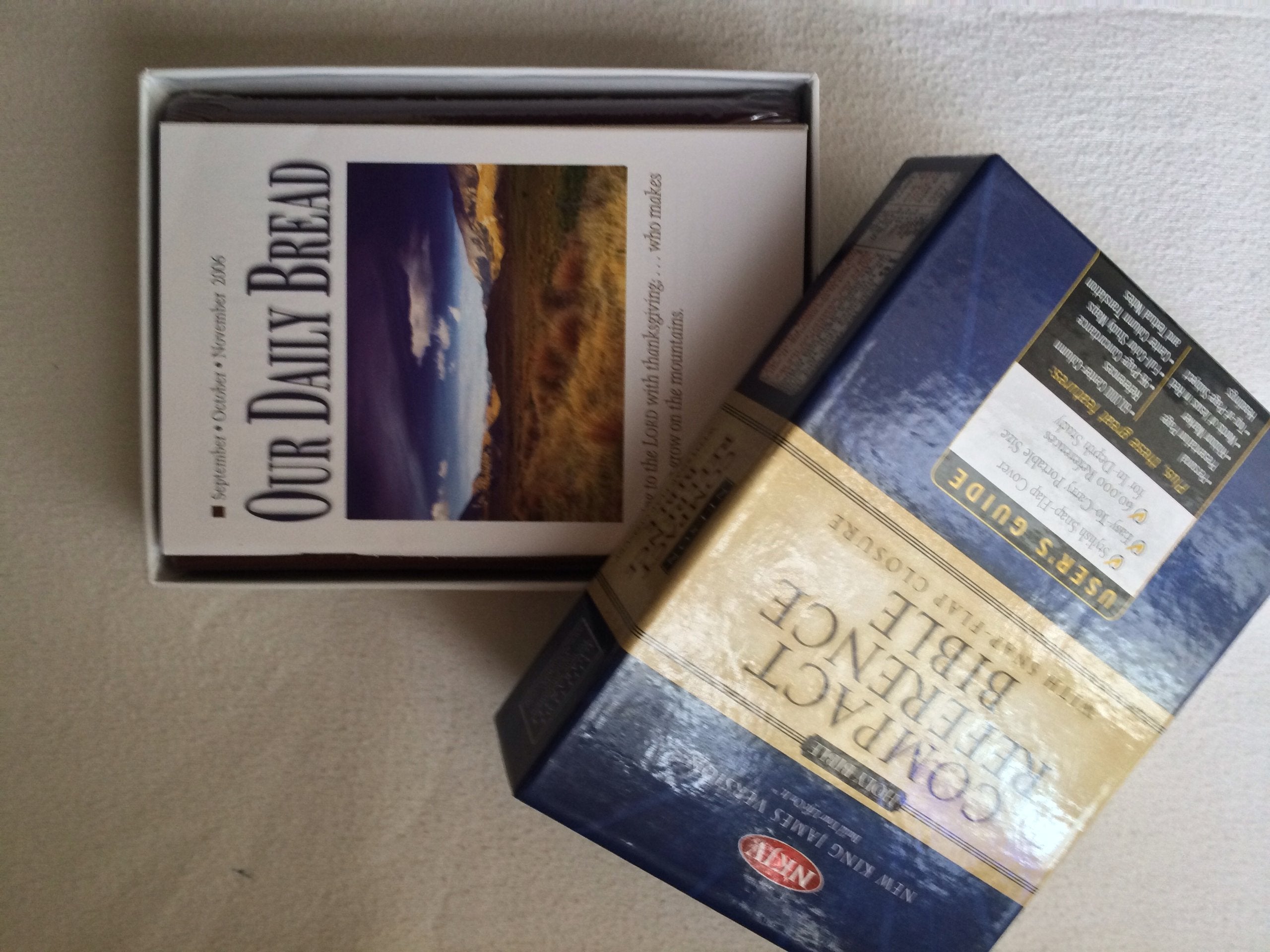 Compact Reference Biblesnap Flapnkj,Used