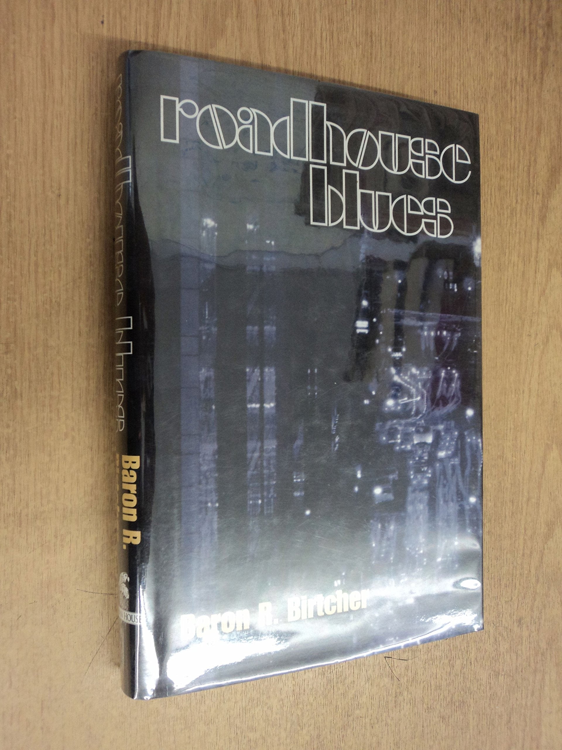 Roadhouse Blues (Mike Travis Series),Used