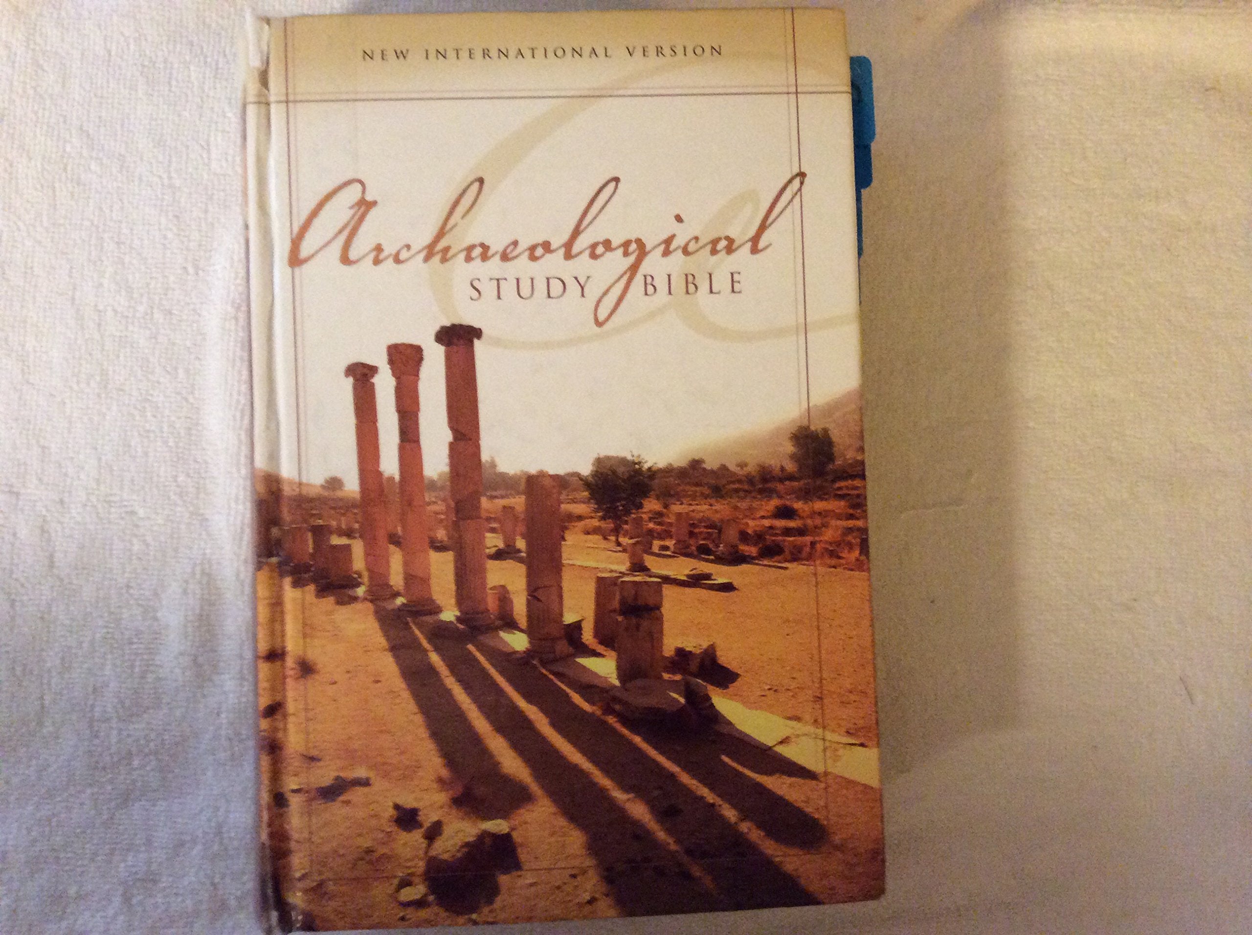 NIV, Archaeological Study Bible, Hardcover: An Illustrated Walk Through Biblical History and Culture,New