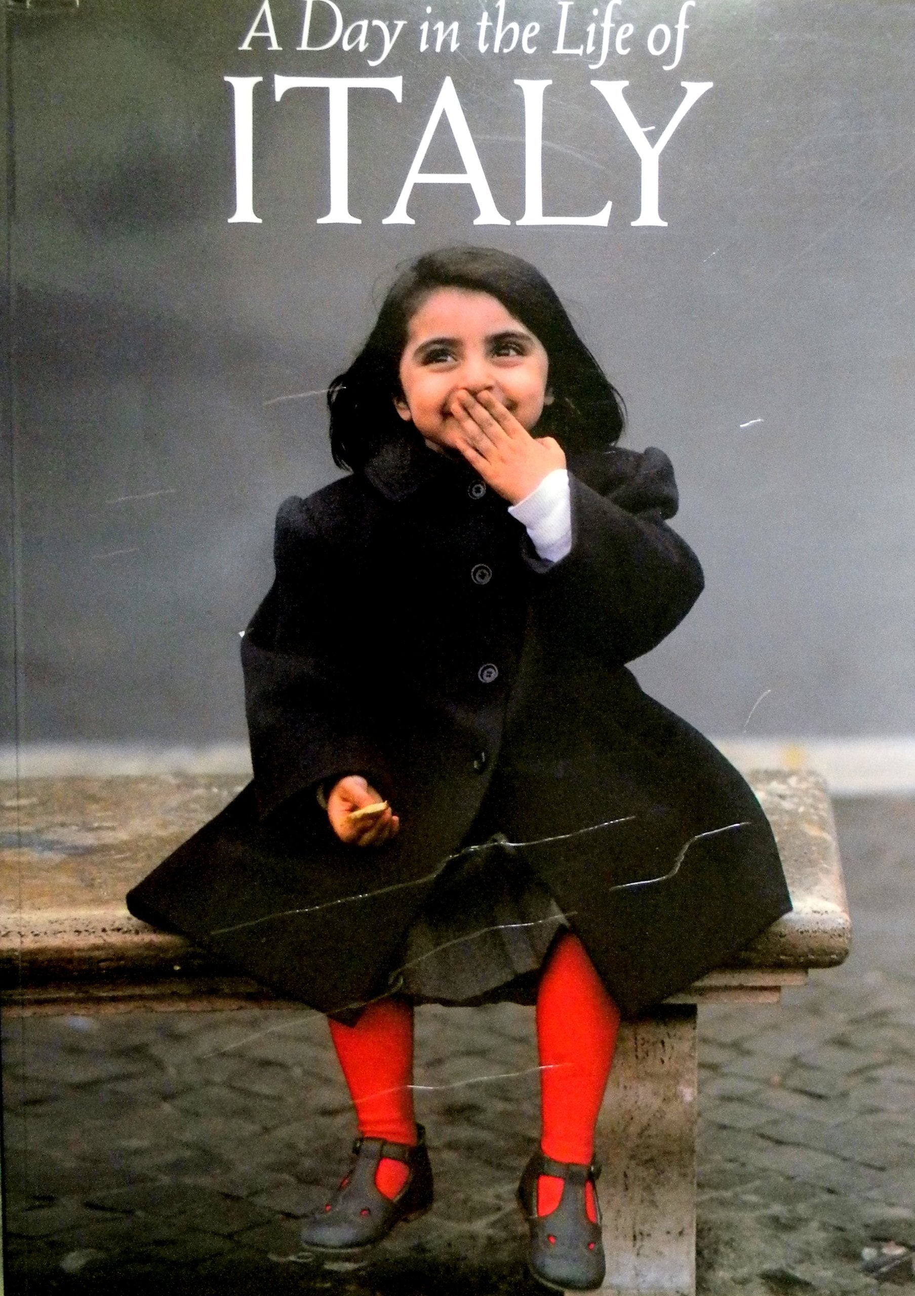 A Day in the Life of Italy: Photographed by 100 of the World's Leading Photojournalists on One Day, April 27, 1990,Used