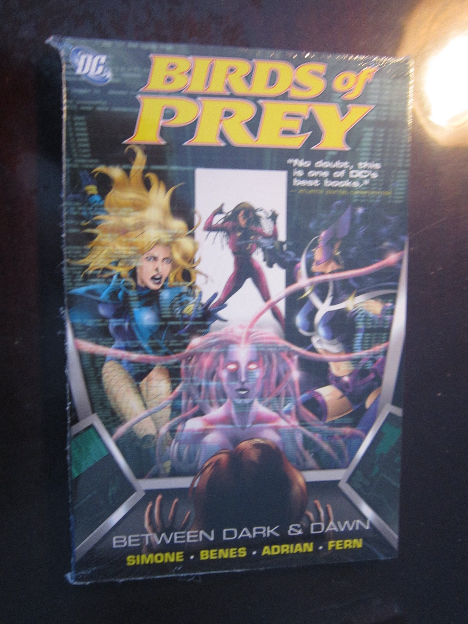 Birds of Prey: Between Dark & Dawn,Used