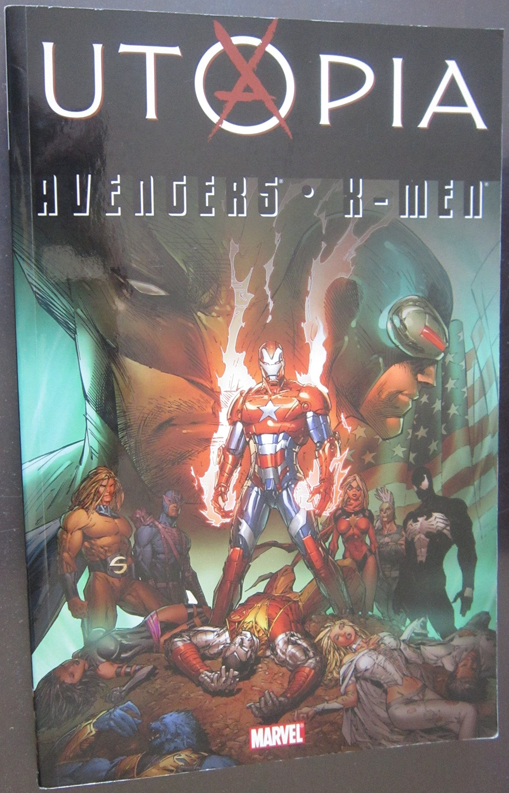 Avengers /Xmen: Utopia,Used