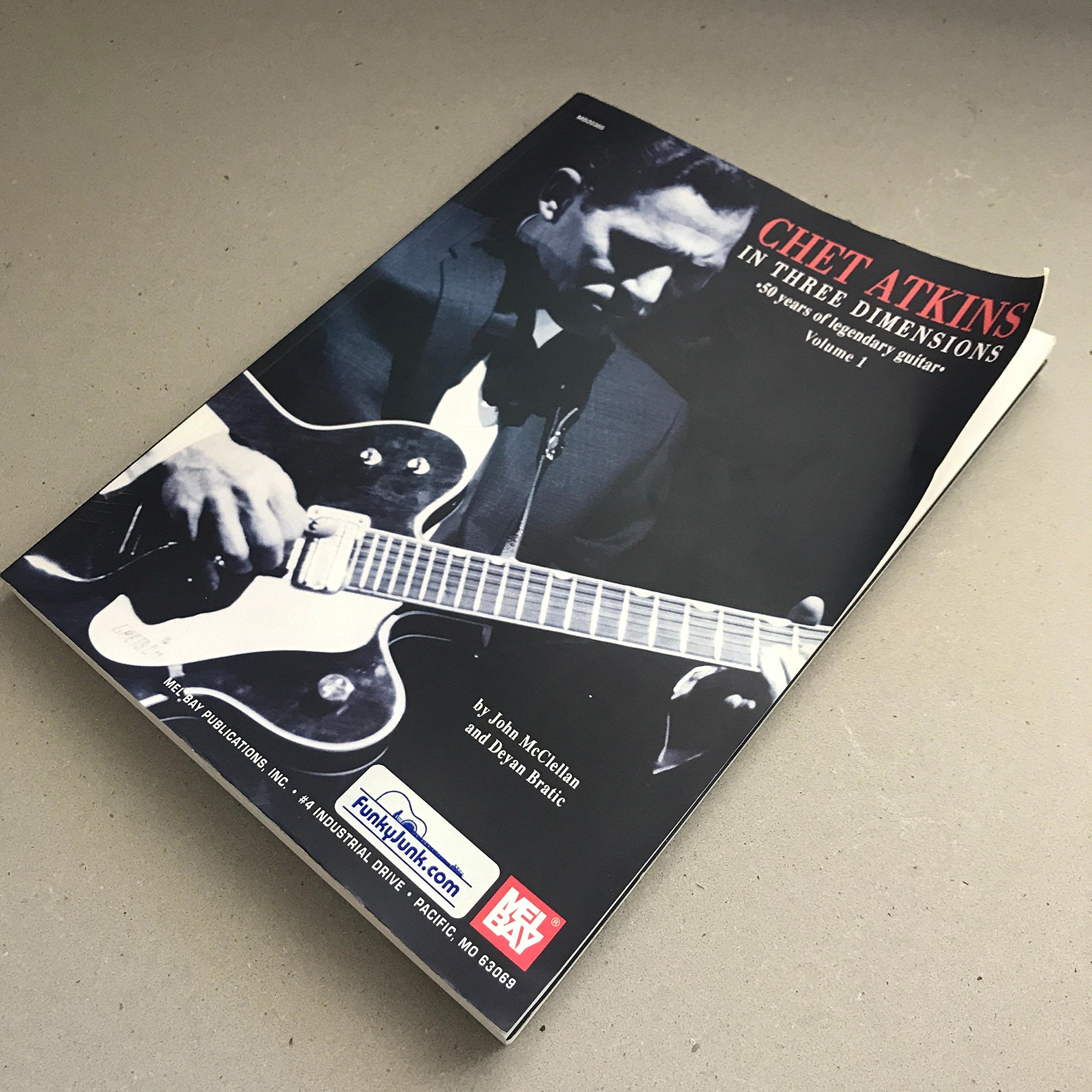 Chet Atkins In Three Dimensions, Volume 1: 50 Years Of Legendary Guitar