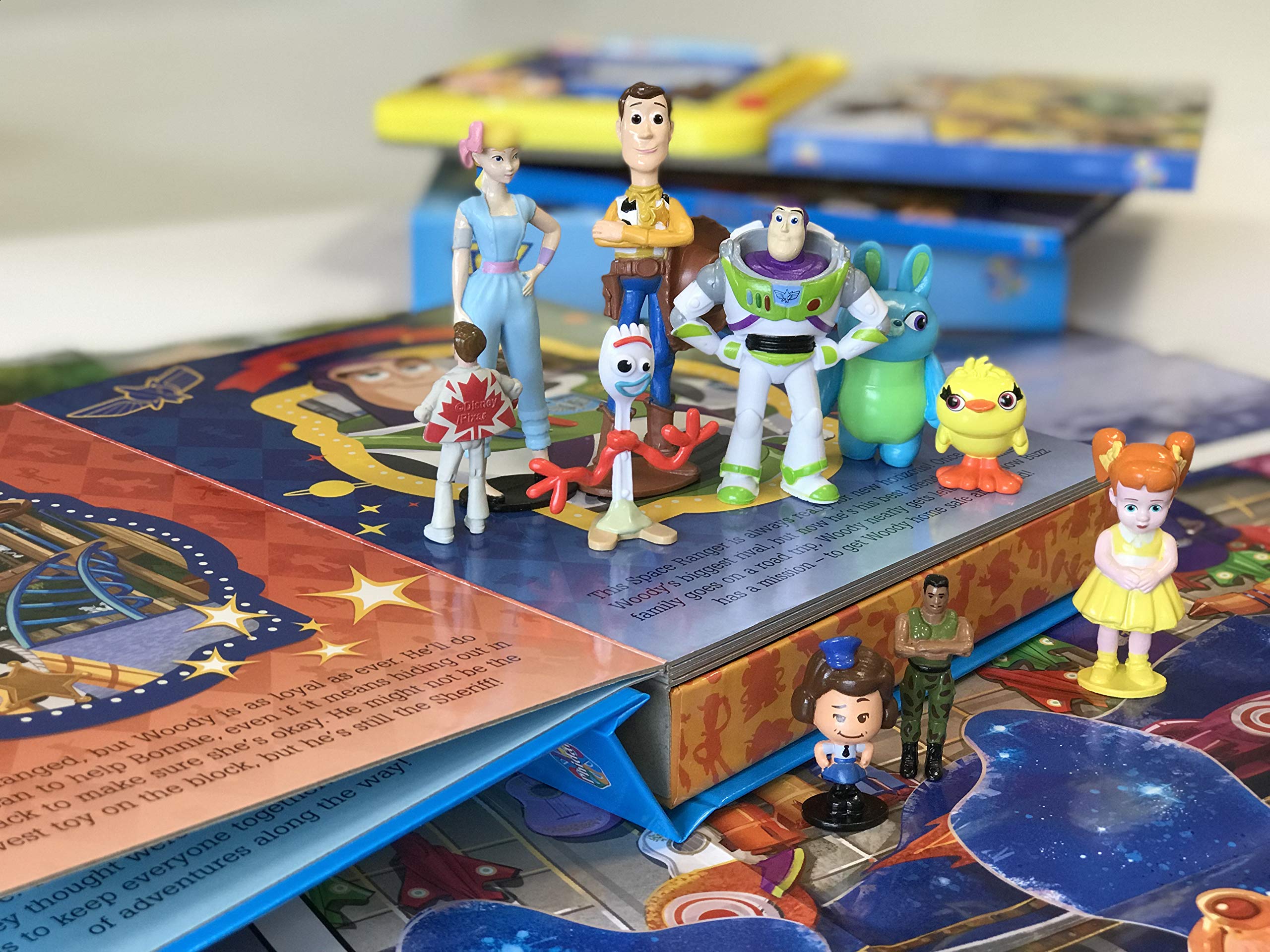 Disney / Pixar Toy Story 4 My Busy Books  Storybook, 10 Figurines, Playmat