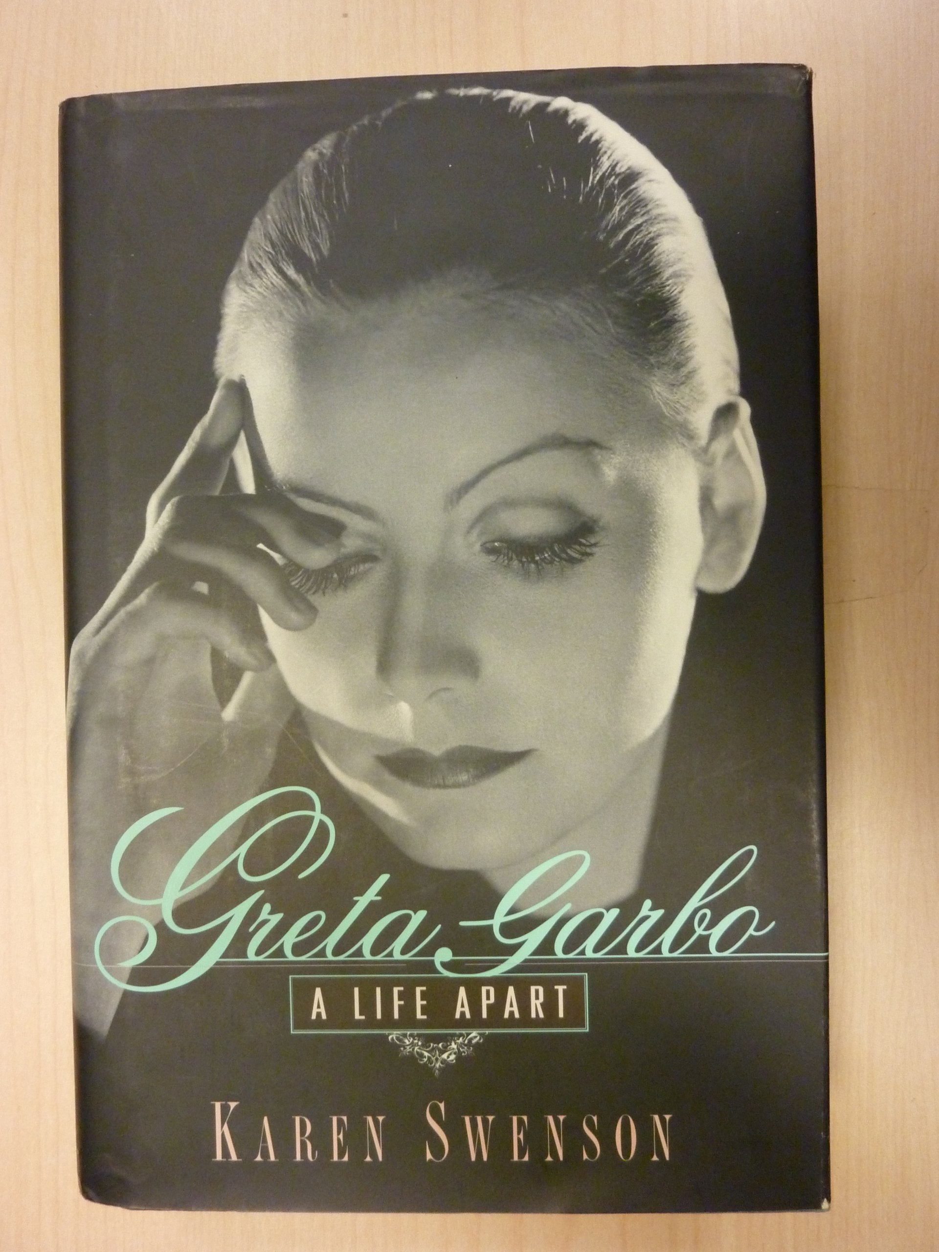 Greta Garbo: A Life Apart,Used