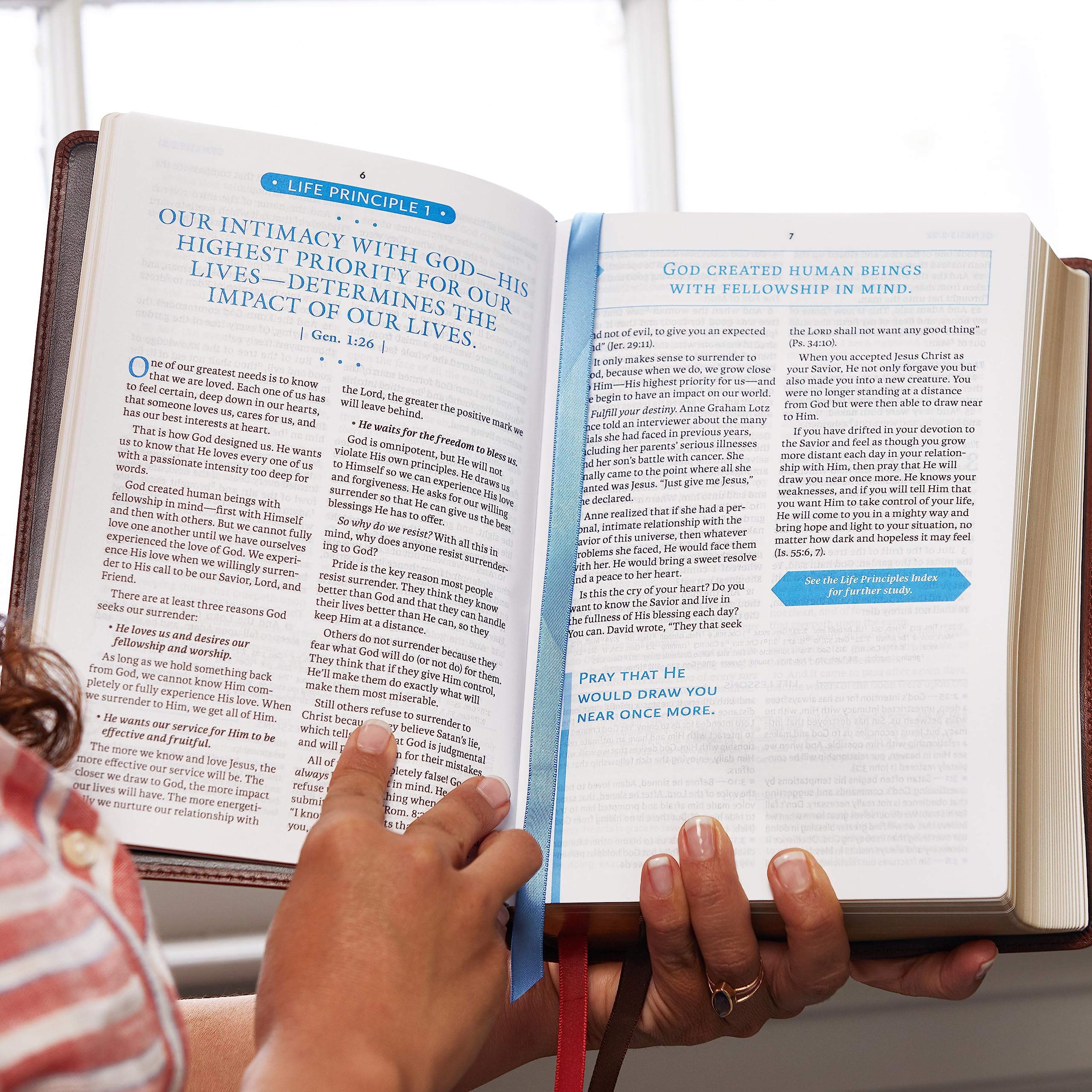 KJV, Charles F. Stanley Life Principles Bible, 2nd Edition, Hardcover, Comfort Print: Growing in Knowledge and Understanding of ,Used