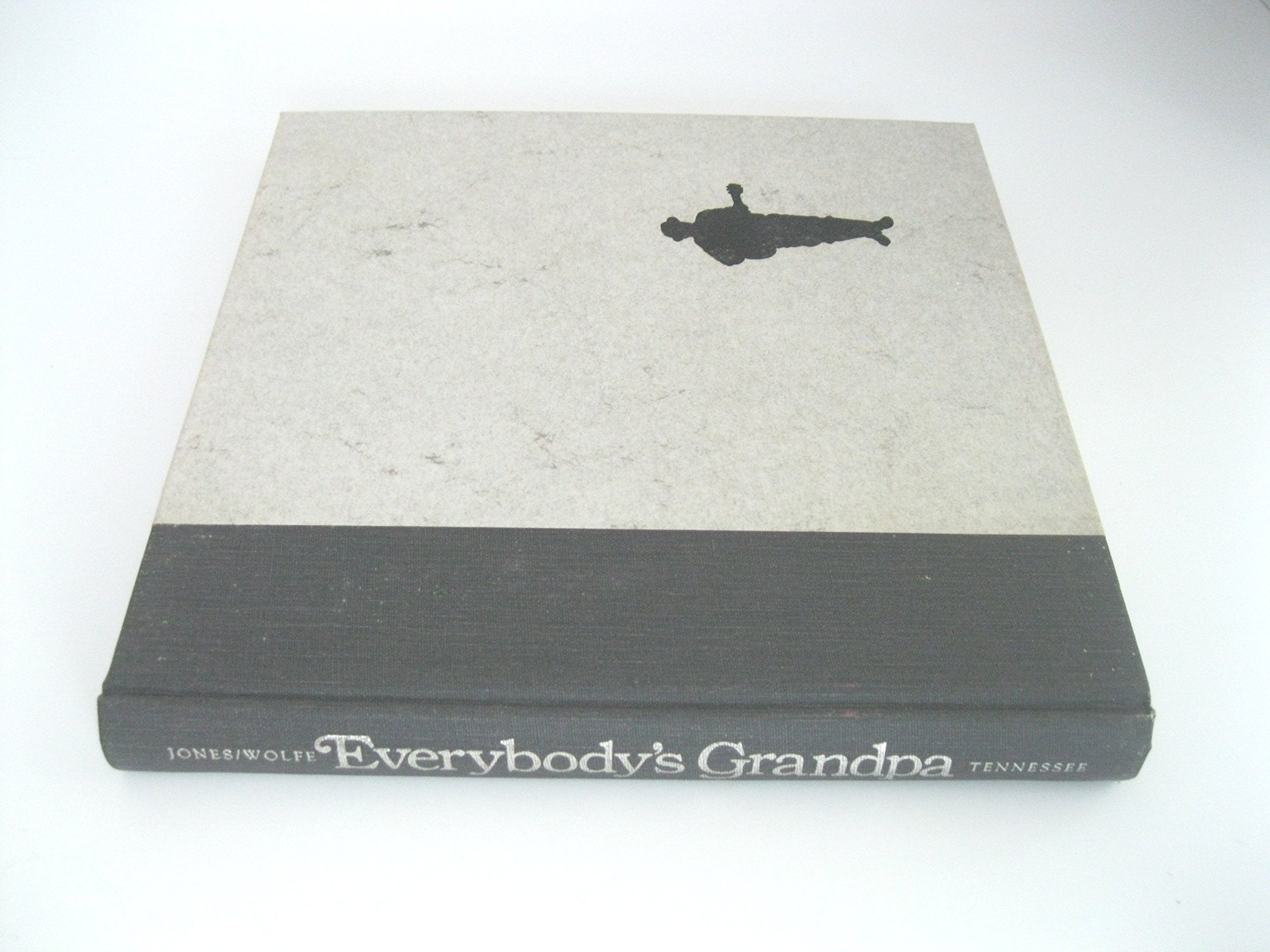 Everybody'S Grandpa: Fifty Years Behind The Mike,Used