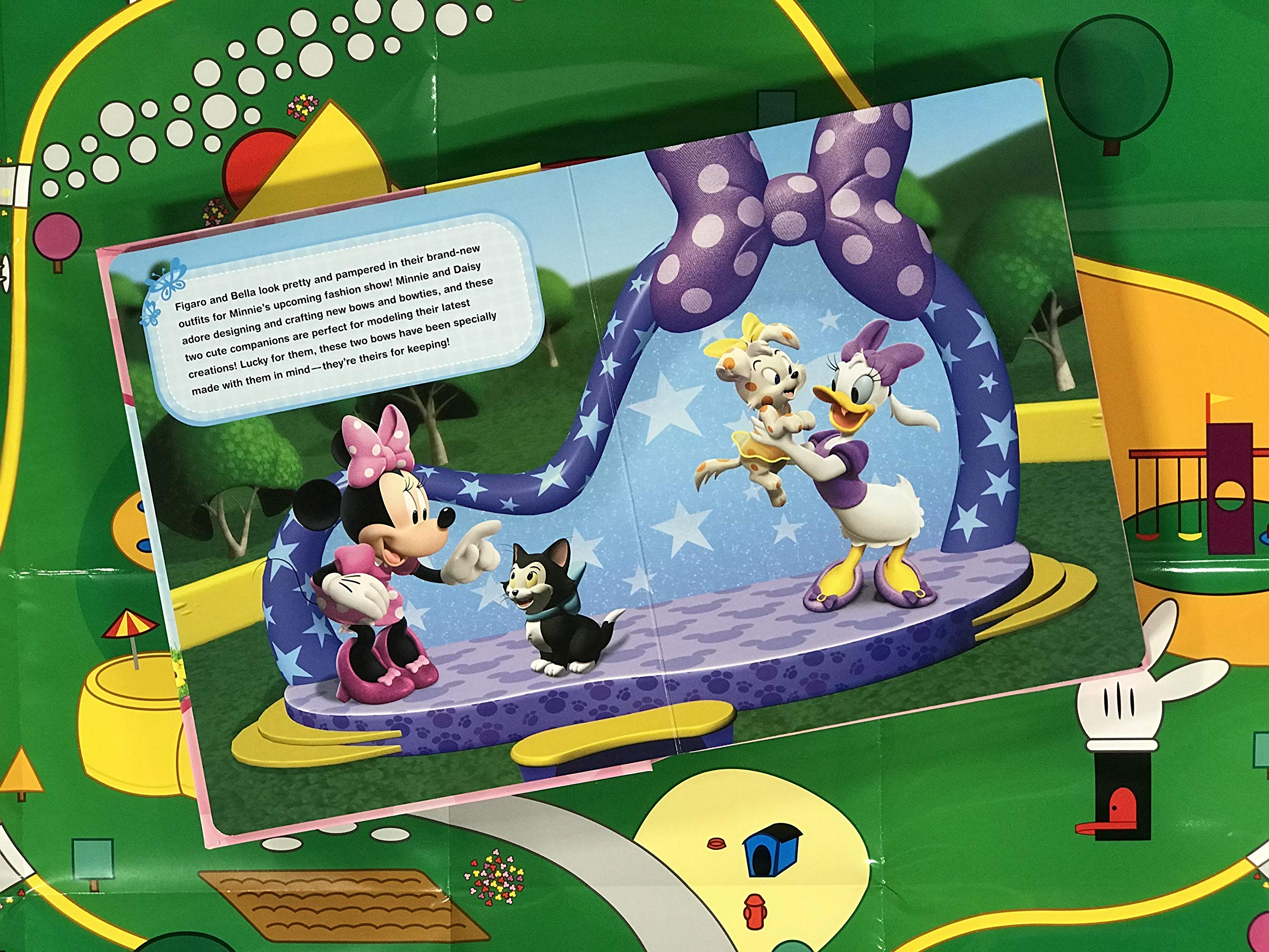 Phidal Disney Junior Minnie My Busy Books - Storybook with 10 Figurines & Playmat, Model 276432250X