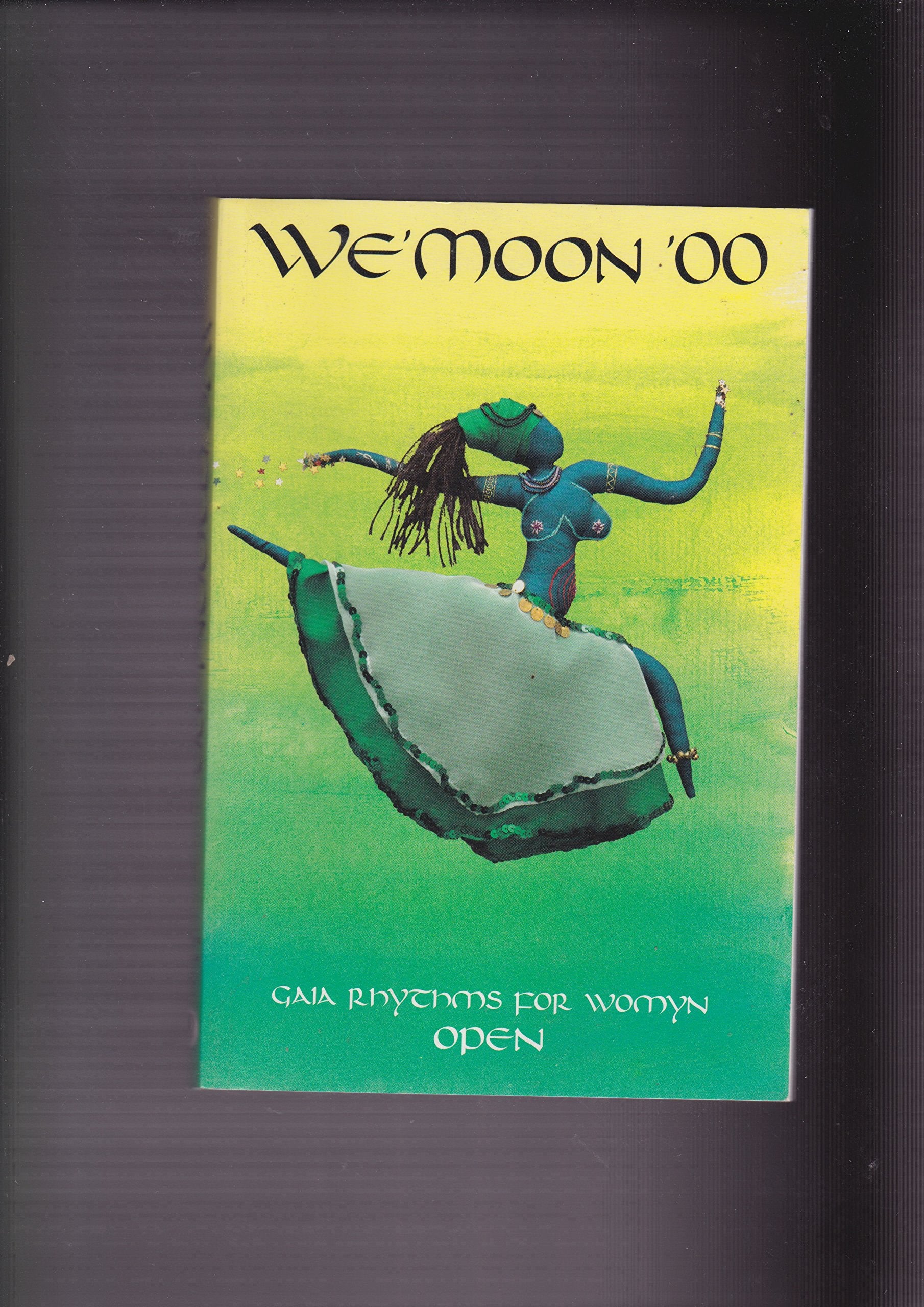We'Moon'O0 : Gaia Rhythms for Womyn,Used