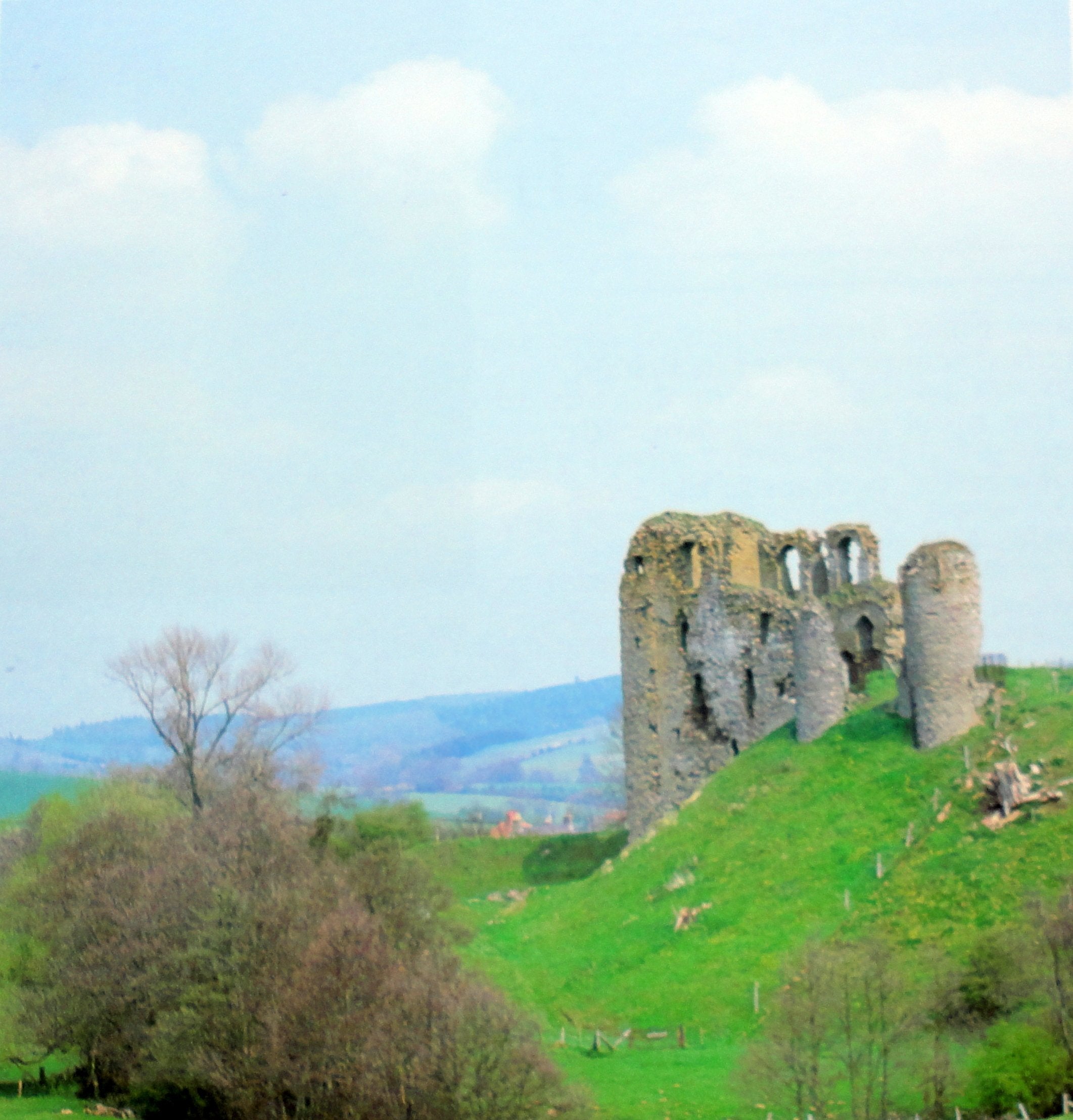 Strongholds and Sanctuaries: The Borderland of England and Wales,New