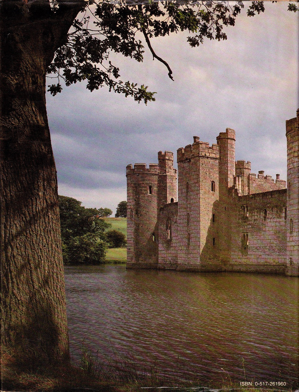 Castles: An Illustrated Guide To 80 Castles Of England And Wales-used