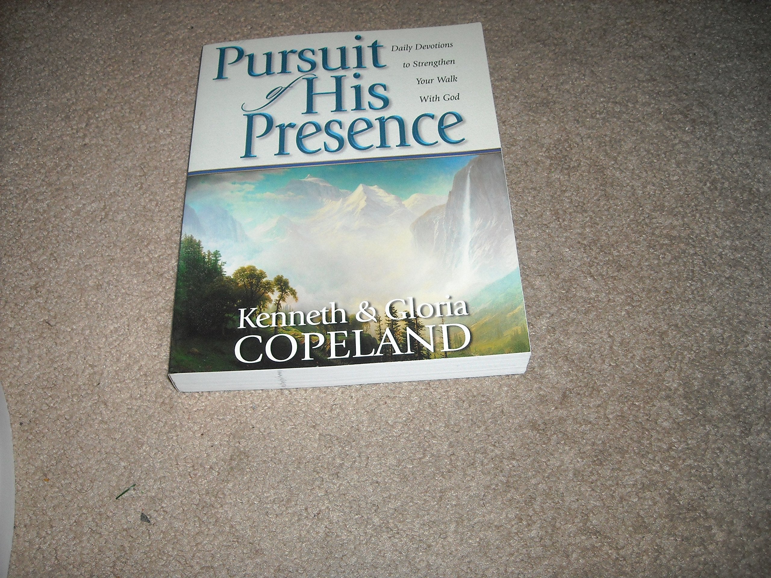 Pursuit of His Presence: Daily Devotions to Strengthen Your Walk With God,Used