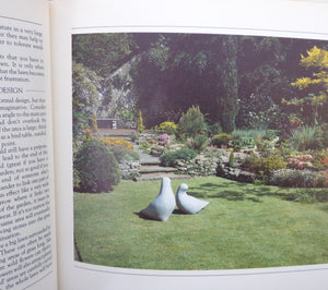 Outdoor floors: The design and maintenance of lawns, patios, and ground covers,Used