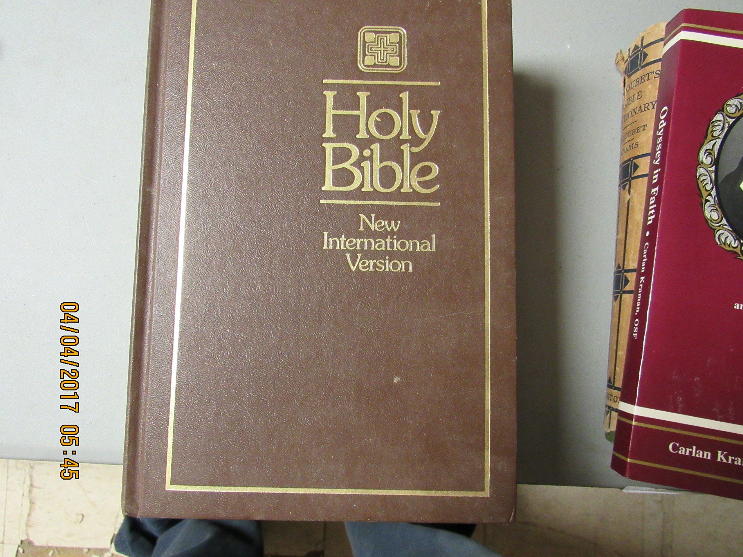 Holy Bible, New International Version: Standard Reference Bible, Red Letter, No 81000