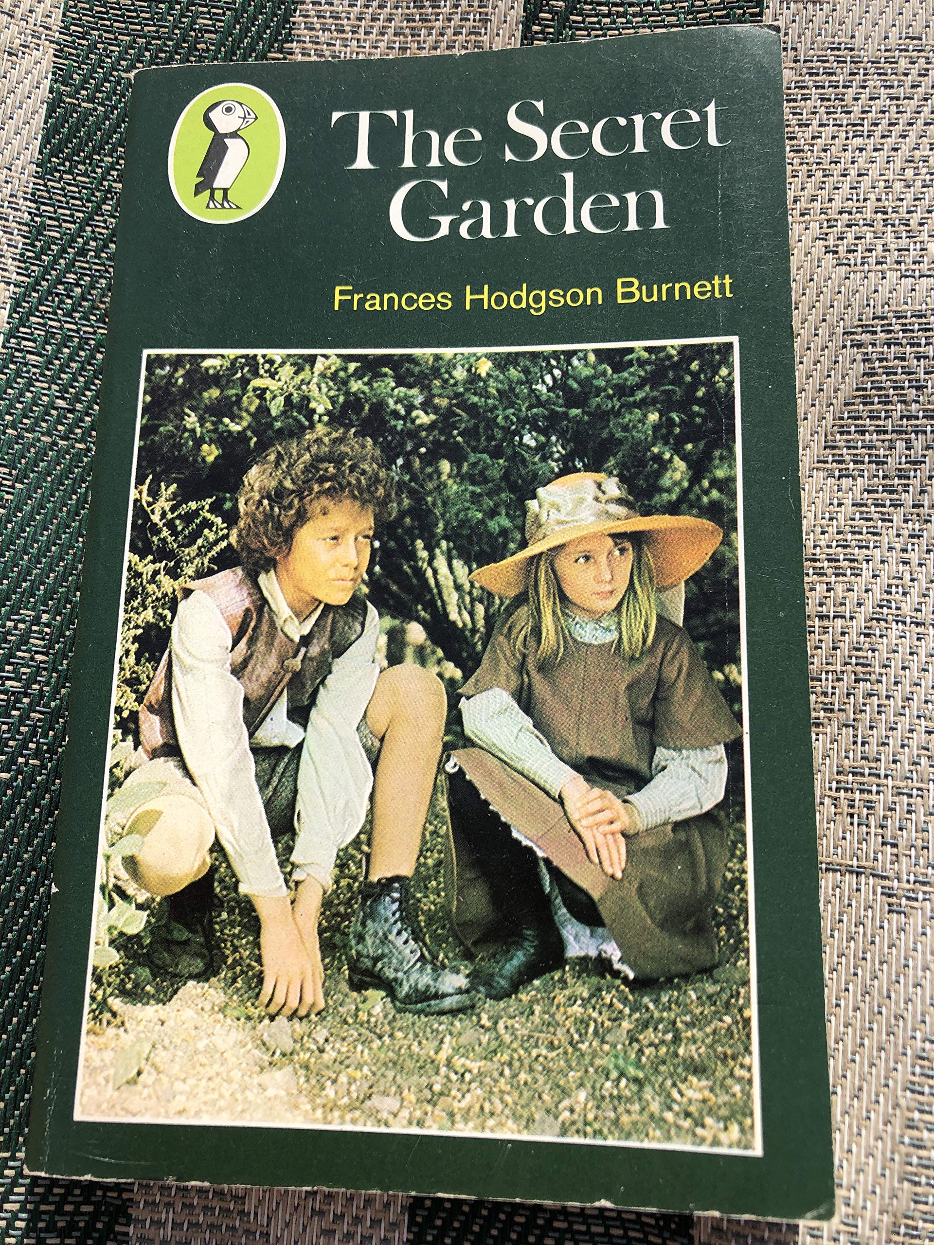 The Secret Garden (Puffin Books),Used