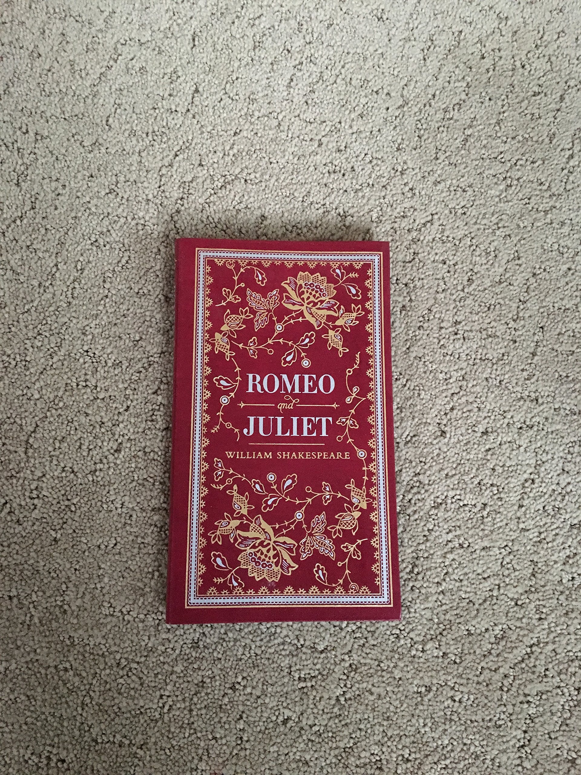 Romeo and Juliet (Barnes & Noble Collectible Classics: Pocket Edition) (Barnes & Noble Leatherbound Pocket Editions)